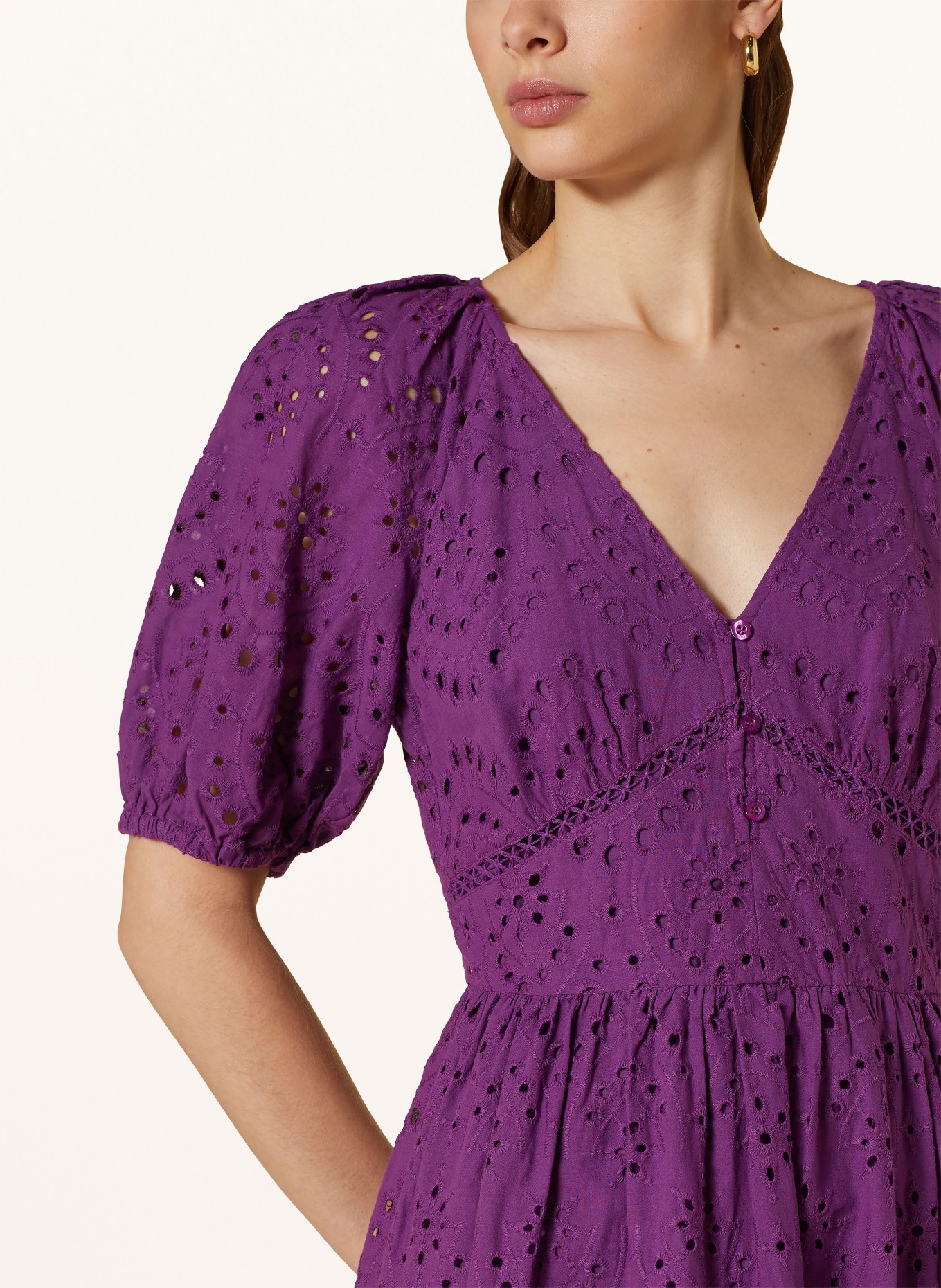 oui Dress made of broderie anglaise, Color: DARK PURPLE (Image 4)