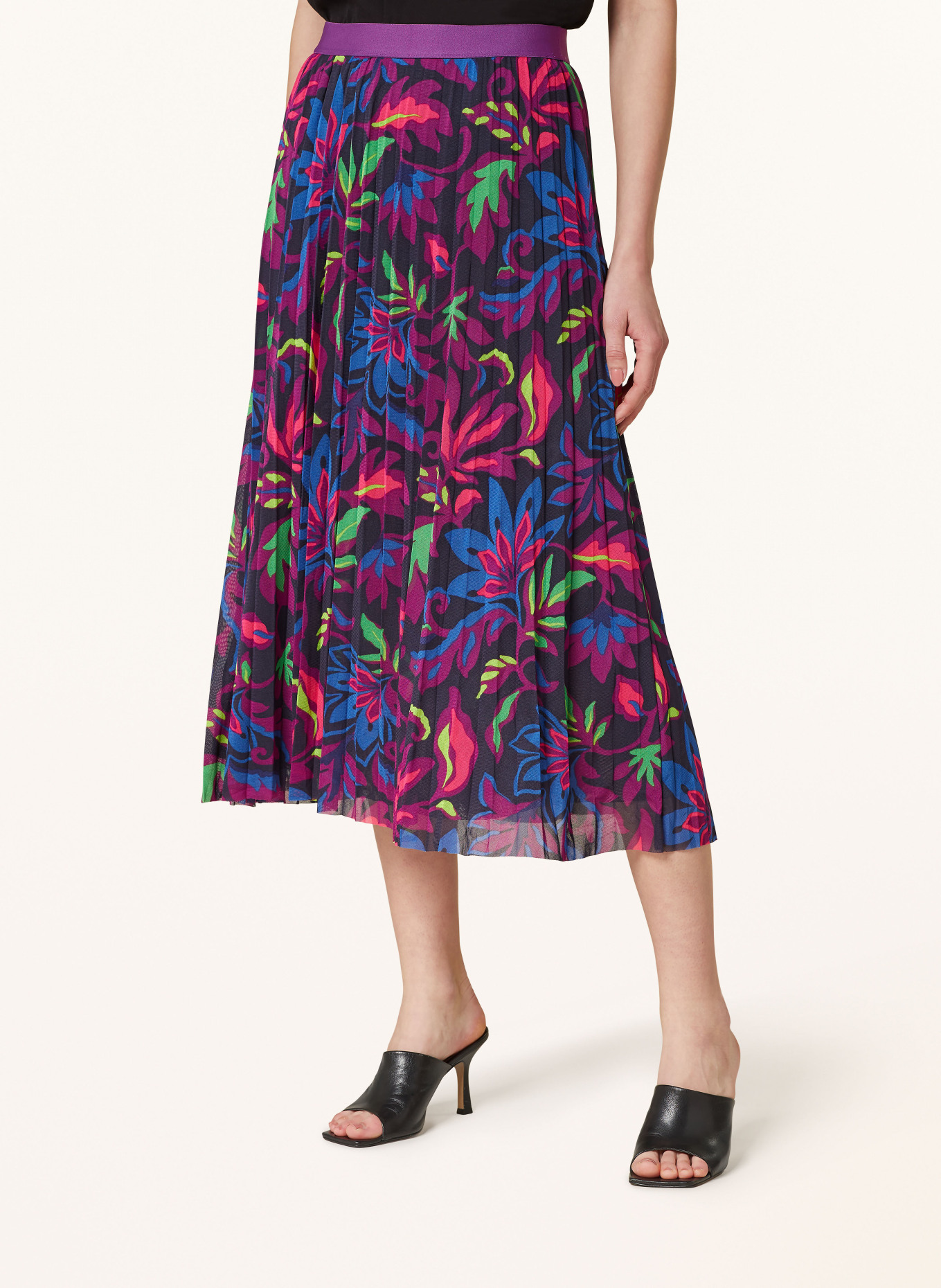 oui Pleated skirt Made of mesh, Color: FUCHSIA/ BLUE/ GREEN (Image 4)