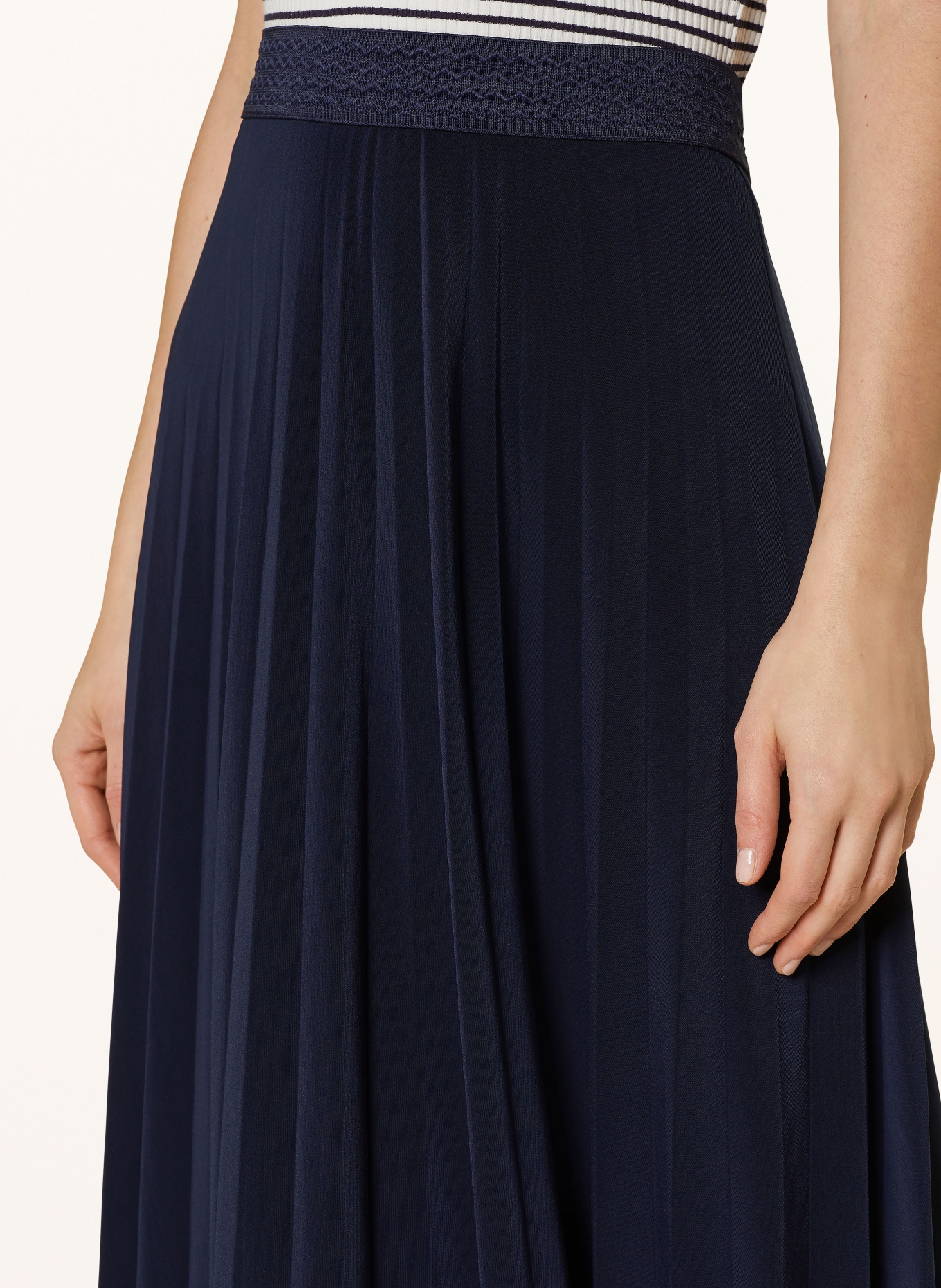CARTOON Pleated skirt made of jersey, Color: DARK BLUE (Image 4)