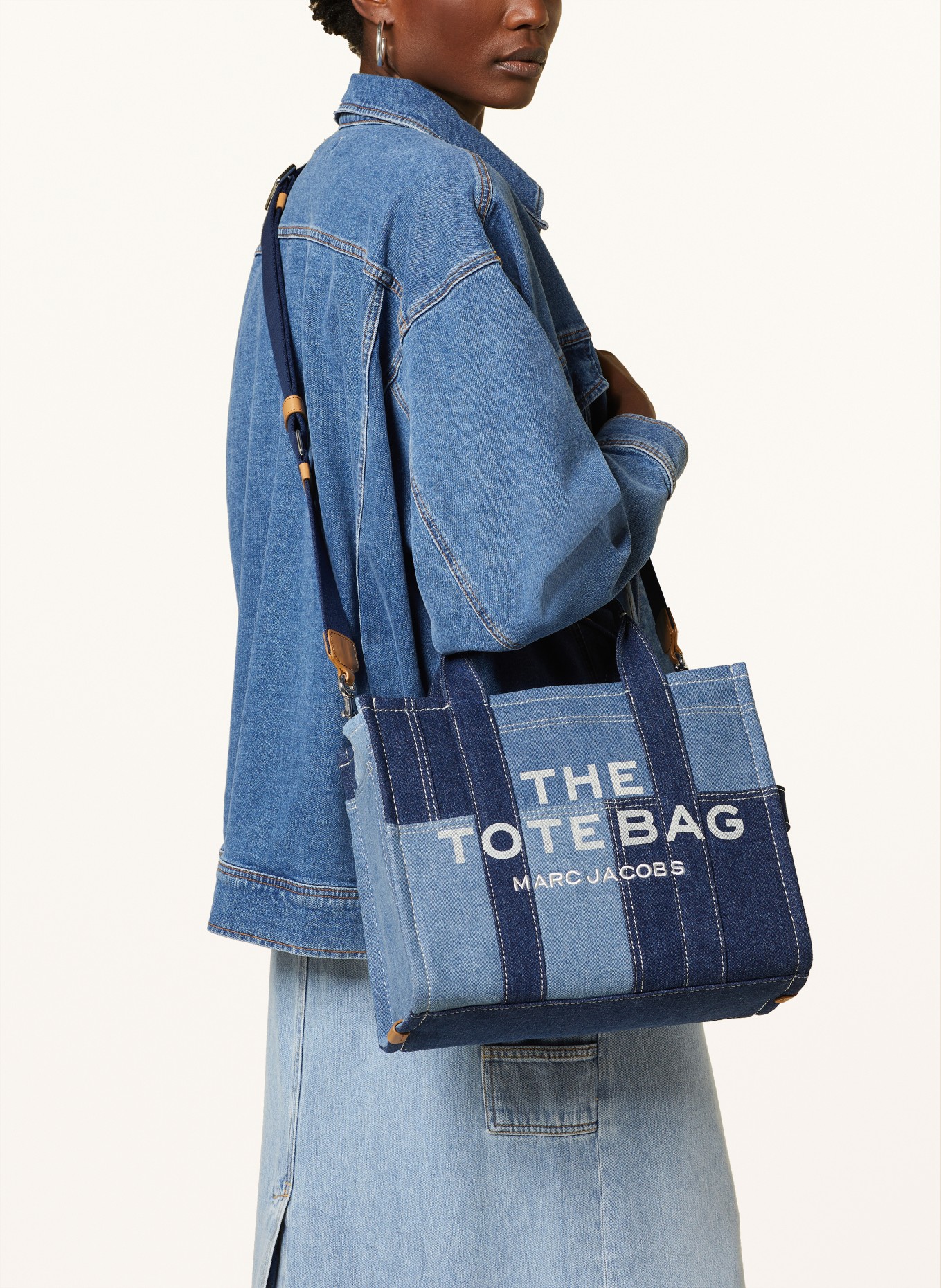 MARC JACOBS Shopper THE MEDIUM TOTE BAG, Farbe: BLAU/ DUNKELBLAU (Bild 4)