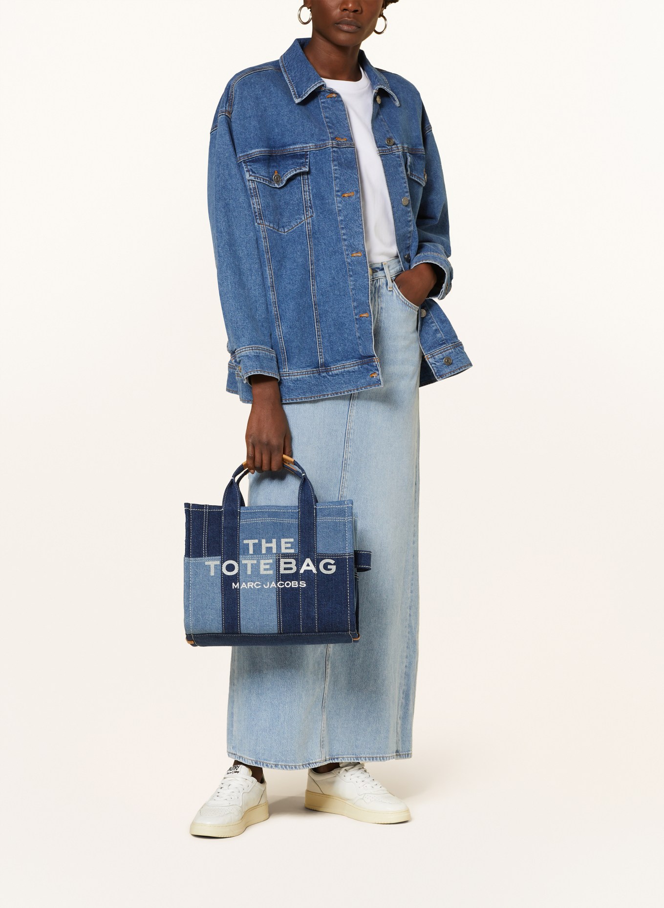 MARC JACOBS Shopper THE MEDIUM TOTE BAG, Color: BLUE/ DARK BLUE (Image 5)