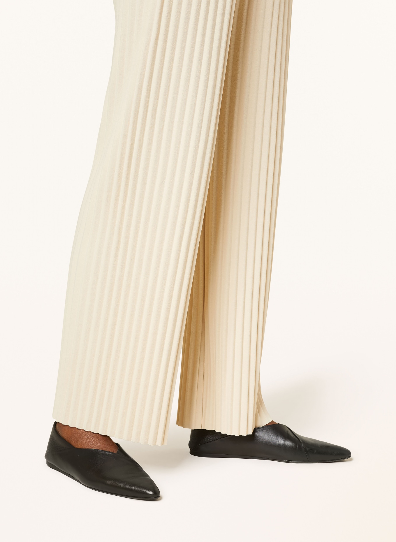 MRS & HUGS Pleated trousers in jersey, Color: 22 SAND (Image 5)