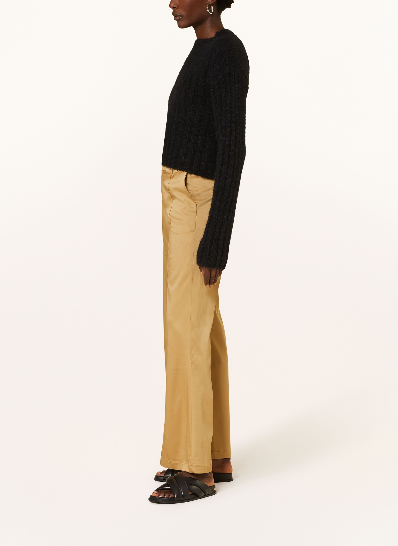 MRS & HUGS Wide leg trousers in satin, Color: GOLD (Image 4)