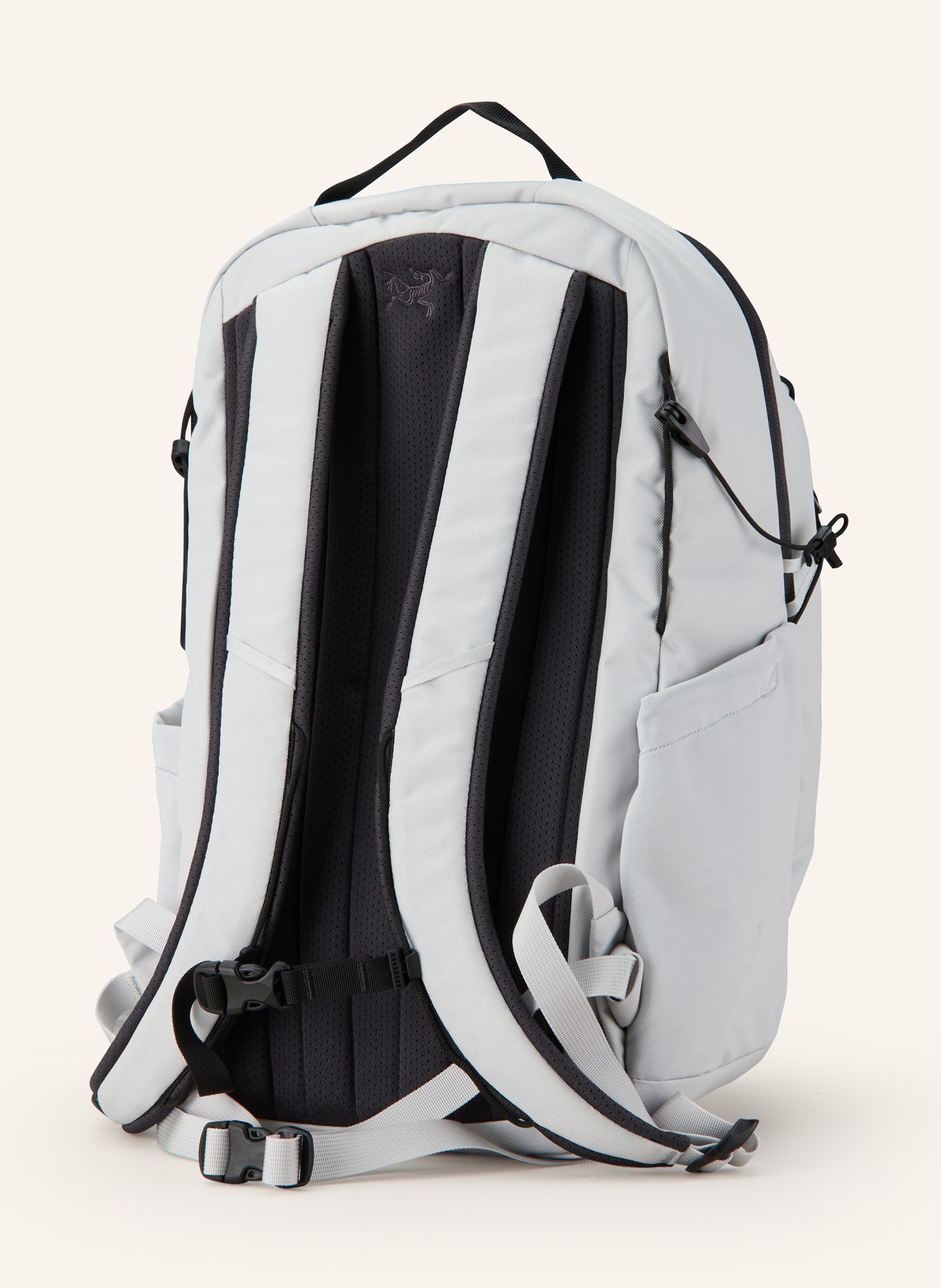 ARC'TERYX Backpack MANTIS 26 l with laptop compartment, Color: LIGHT GRAY (Image 2)