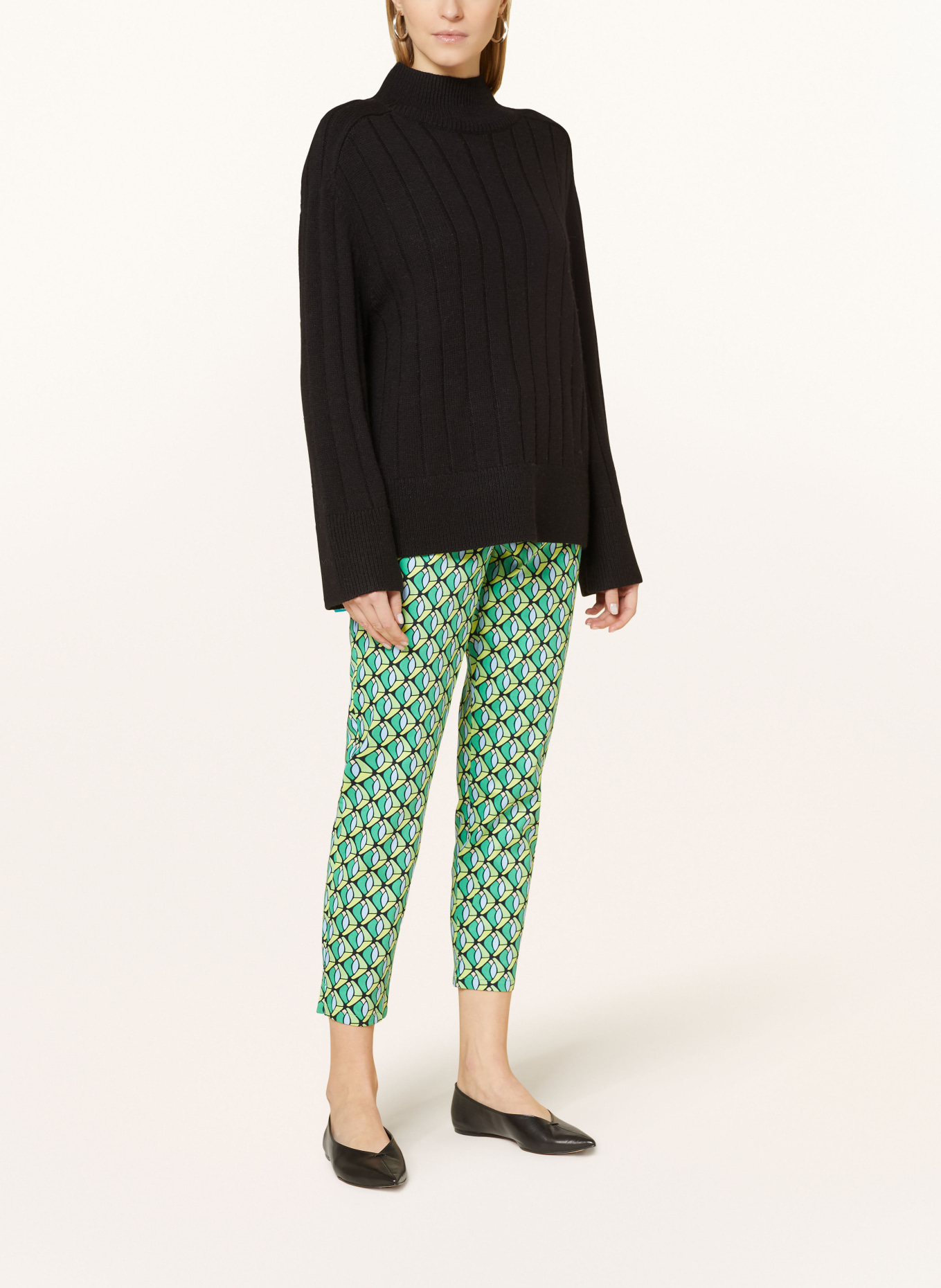 Betty Barclay 7/8 pants, Color: LIGHT GREEN/ BLACK/ GREEN (Image 2)