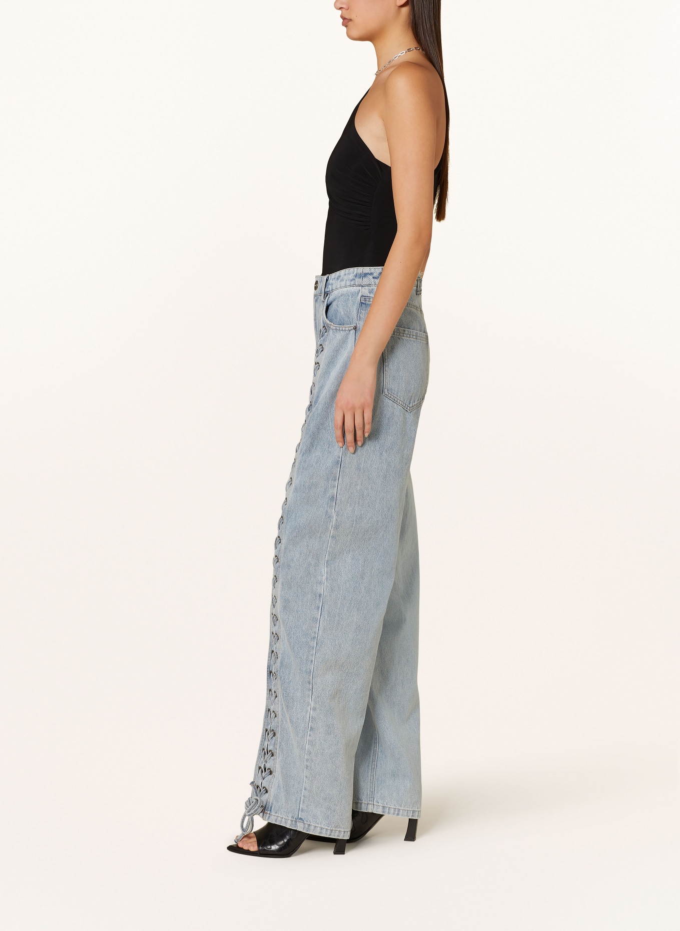 ROTATE Straight Jeans, Farbe: D01 Light Blue Denim (Bild 4)