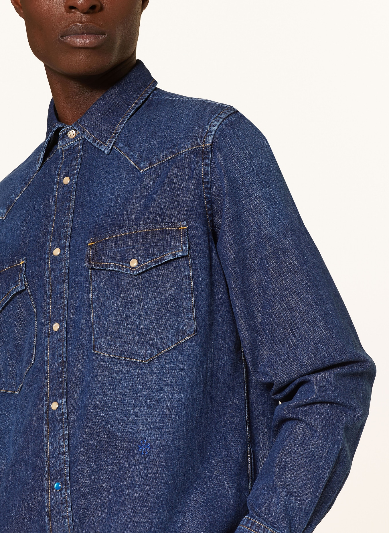 JACOB COHEN Koszula jeansowa comfort fit, Kolor: GRANATOWY (Obrazek 4)
