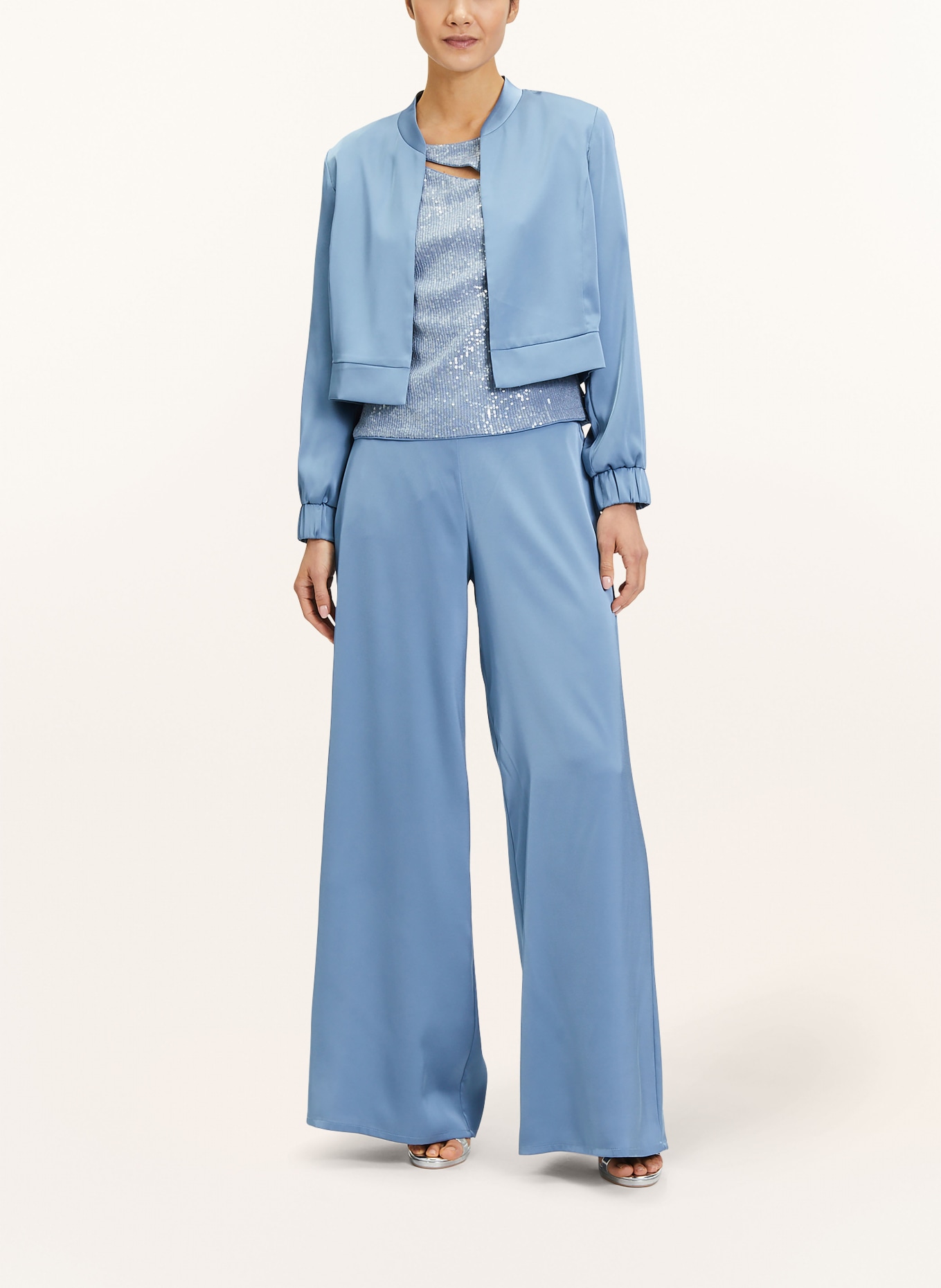 V by Vera Mont Saténový bolero: 8307 Slate Blue