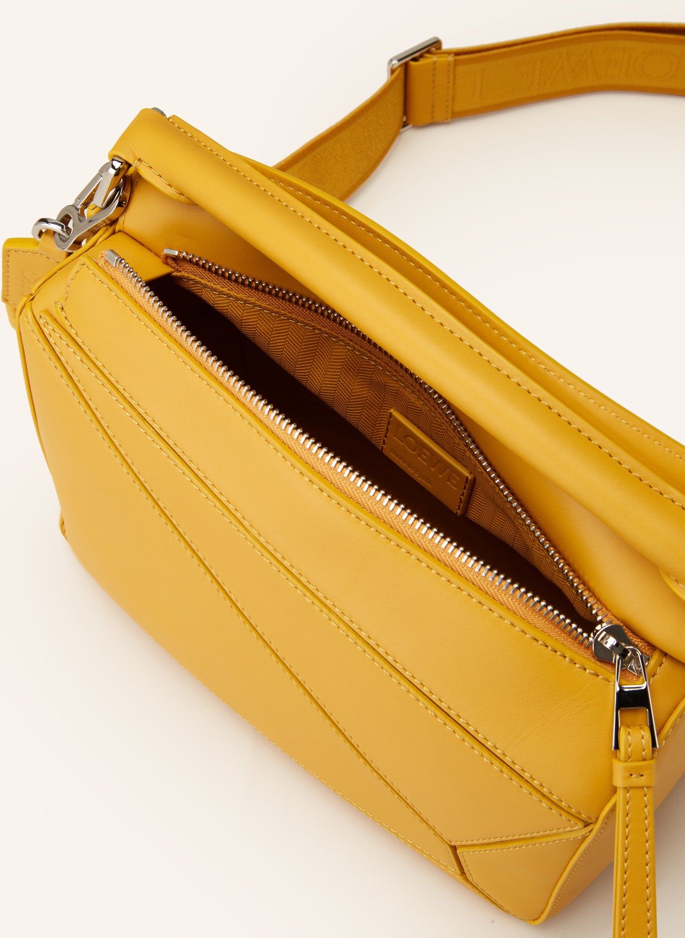 LOEWE Handtasche PUZZLE SMALL, Farbe: DUNKELGELB (Bild 3)