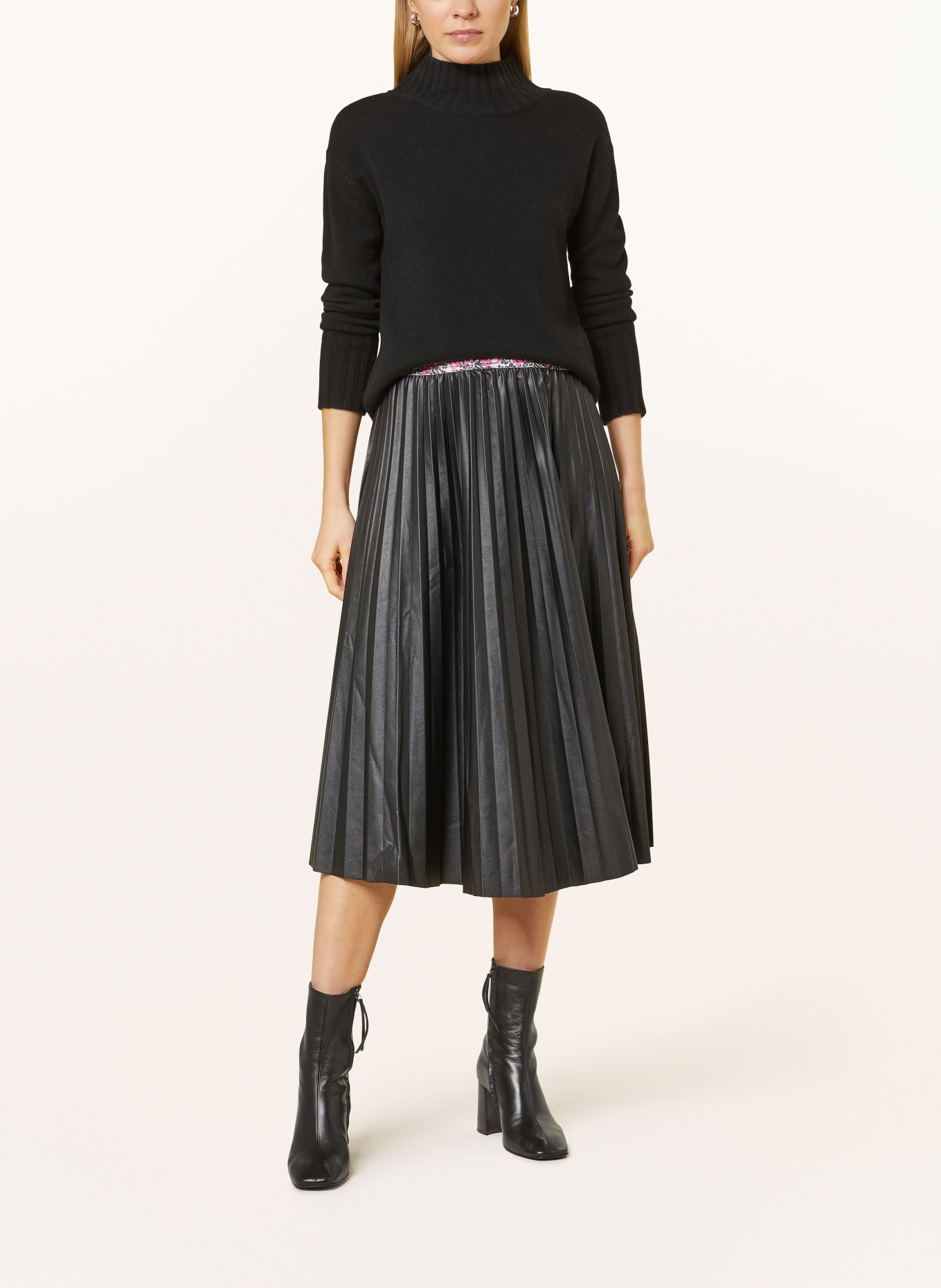 miss goodlife Pleated skirt LOVE AND FLOWERS in leather look, Color: BLACK (Image 2)