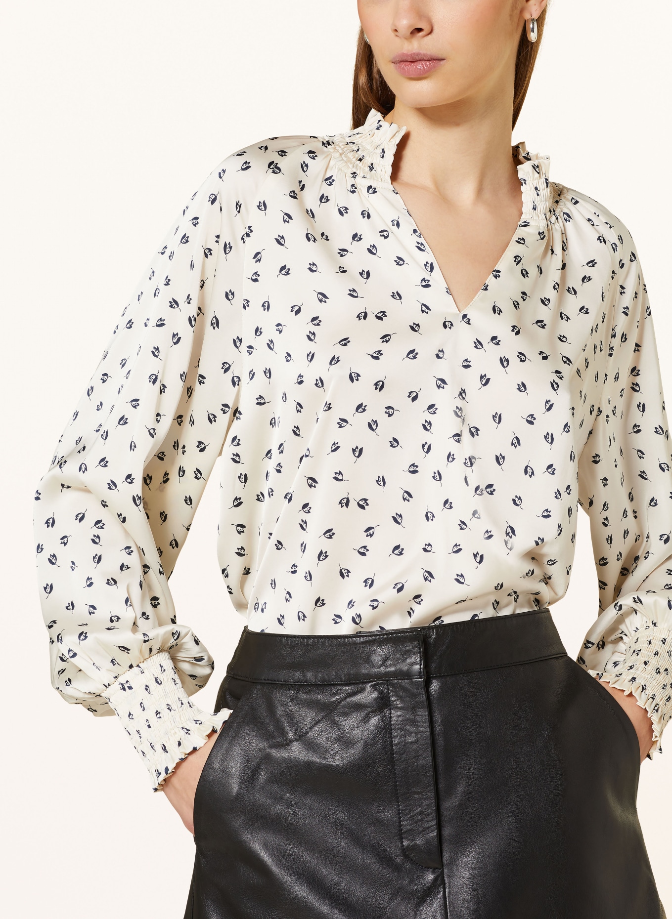 NEO NOIR Shirt blouse STONE DRAPY FLOWER made of satin, Color: CREAM/ BLACK (Image 4)