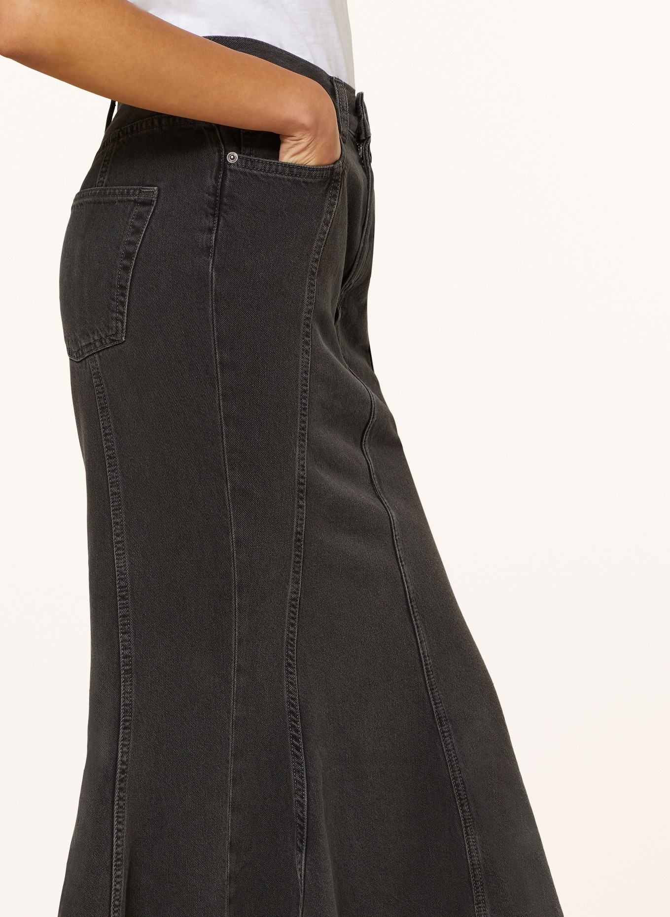 COS Spódnica jeansowa, Kolor: 002 BLACK (Obrazek 4)