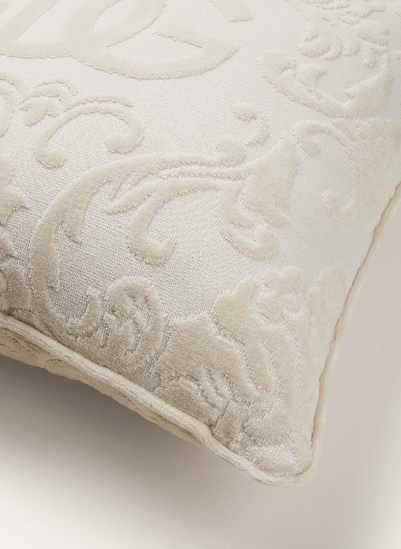 DOLCE & GABBANA CASA Decorative cushion, Color: BEIGE (Image 3)