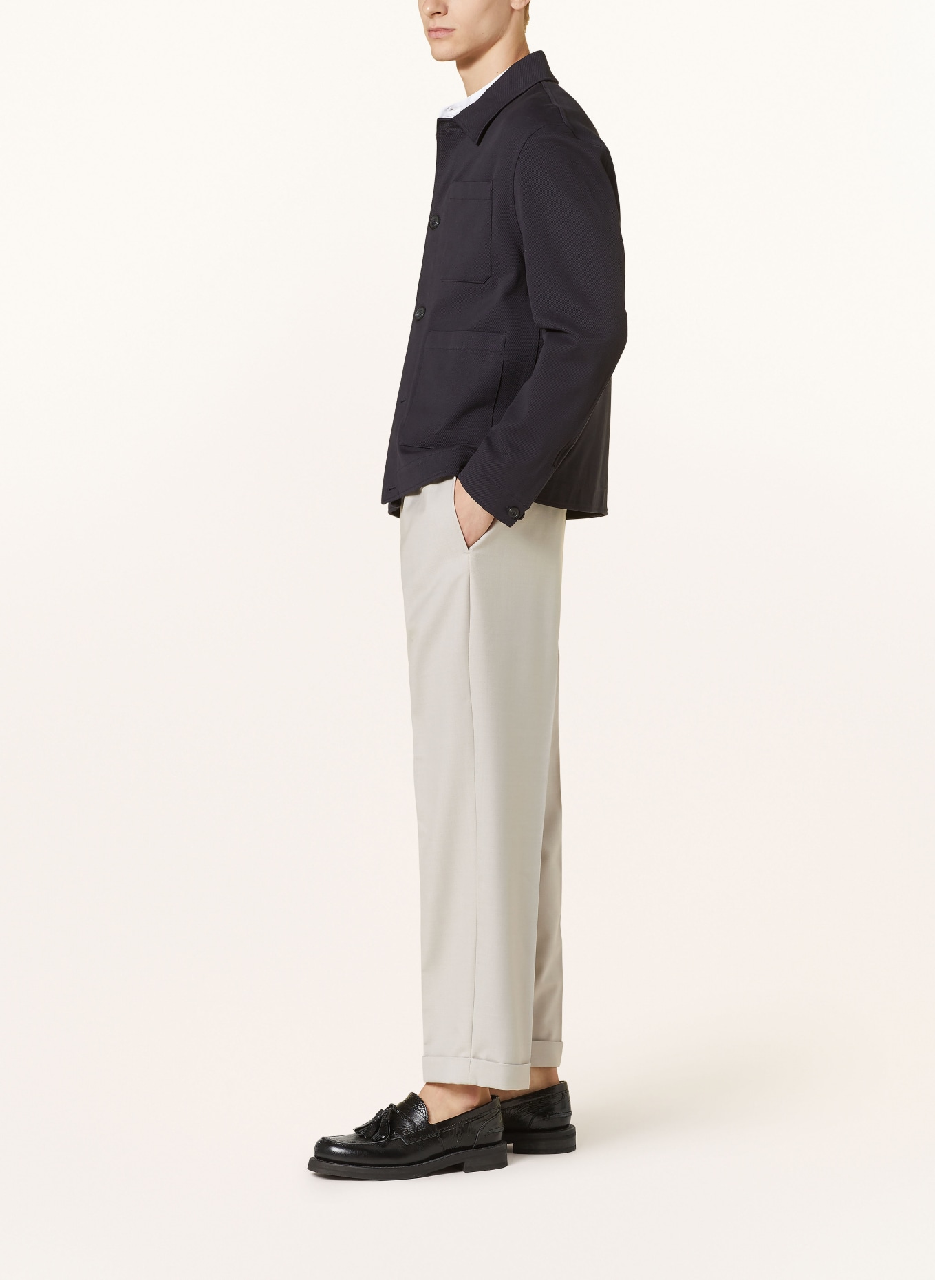 COS Trousers in jogger style relaxed straight fit, Color: LIGHT GRAY (Image 4)
