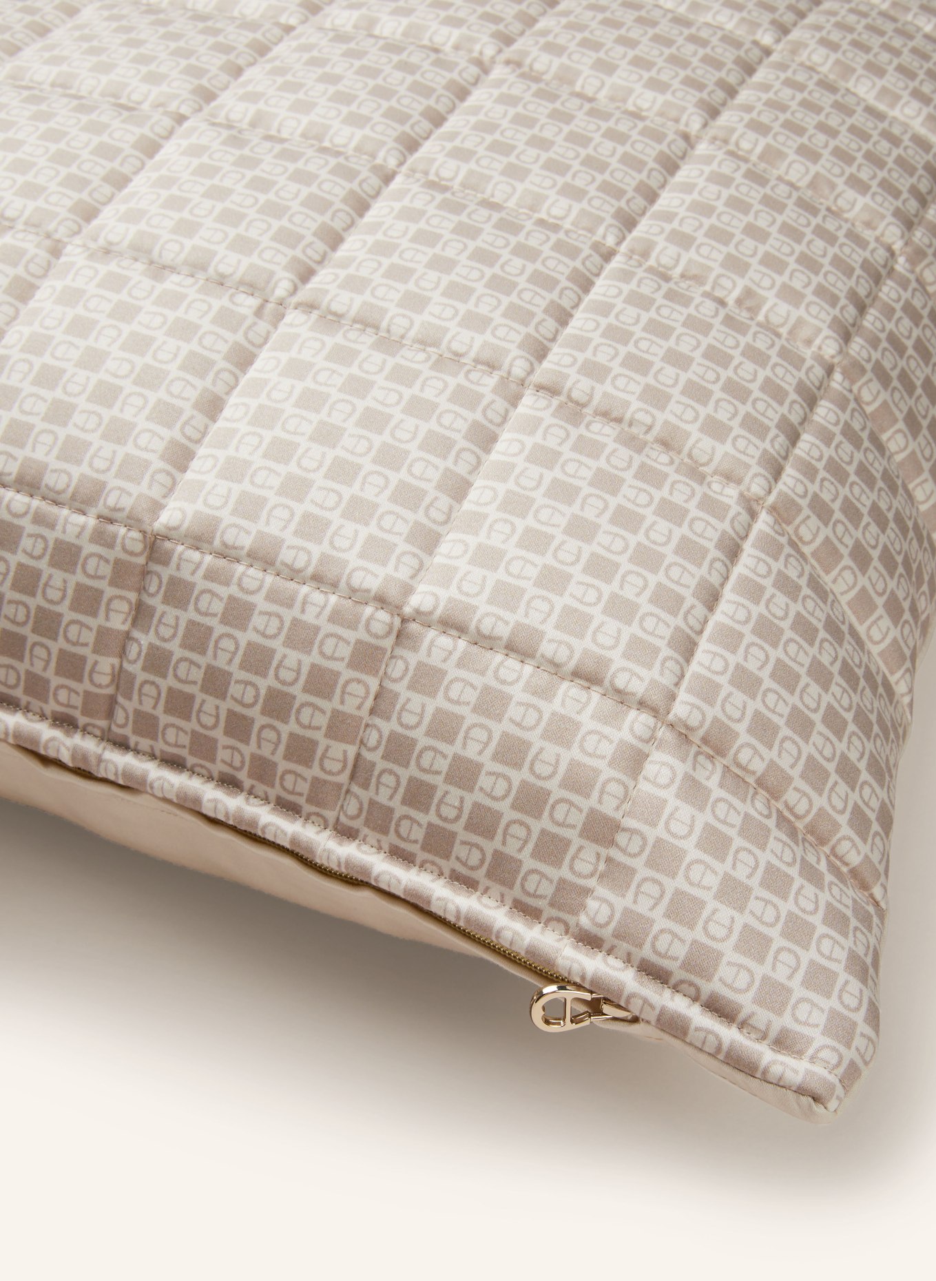 AIGNER Decorative cushion cover A-MIRA, Color: CREAM (Image 3)