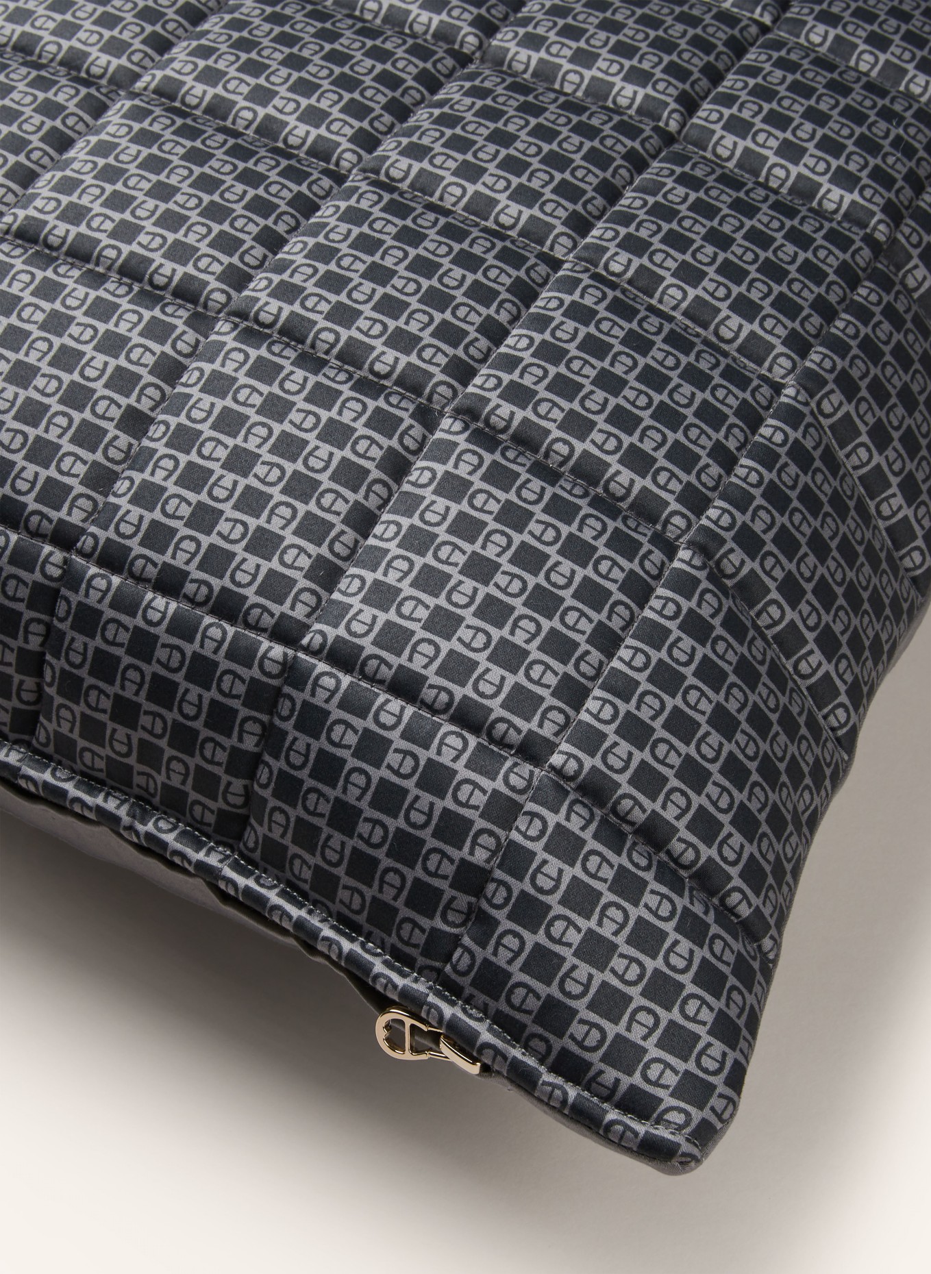 AIGNER Decorative cushion cover MIRA, Color: GRAY/ DARK GRAY (Image 3)