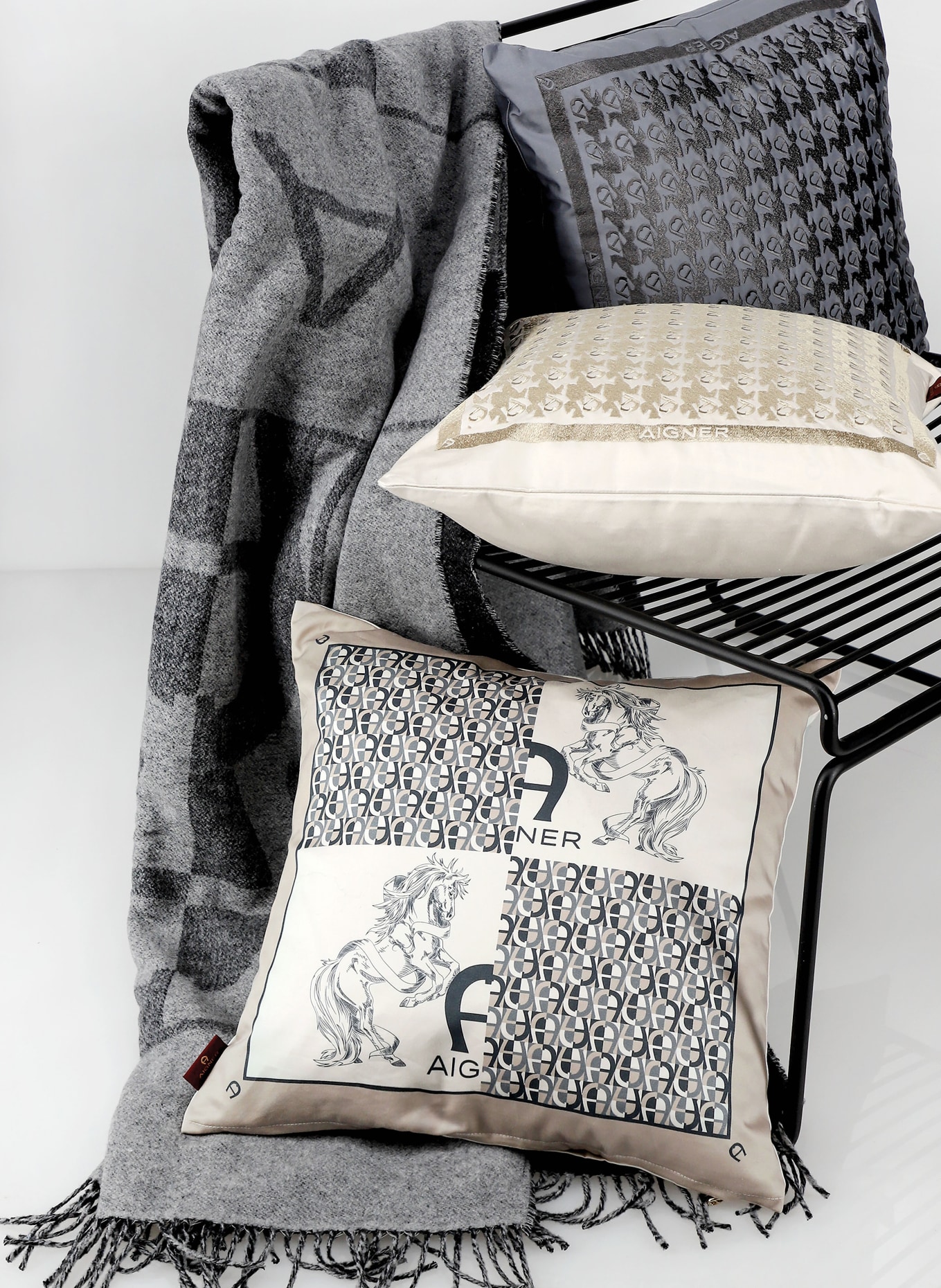 AIGNER Decorative cushion cover MILLA, Color: ECRU/ CREAM/ GRAY (Image 5)
