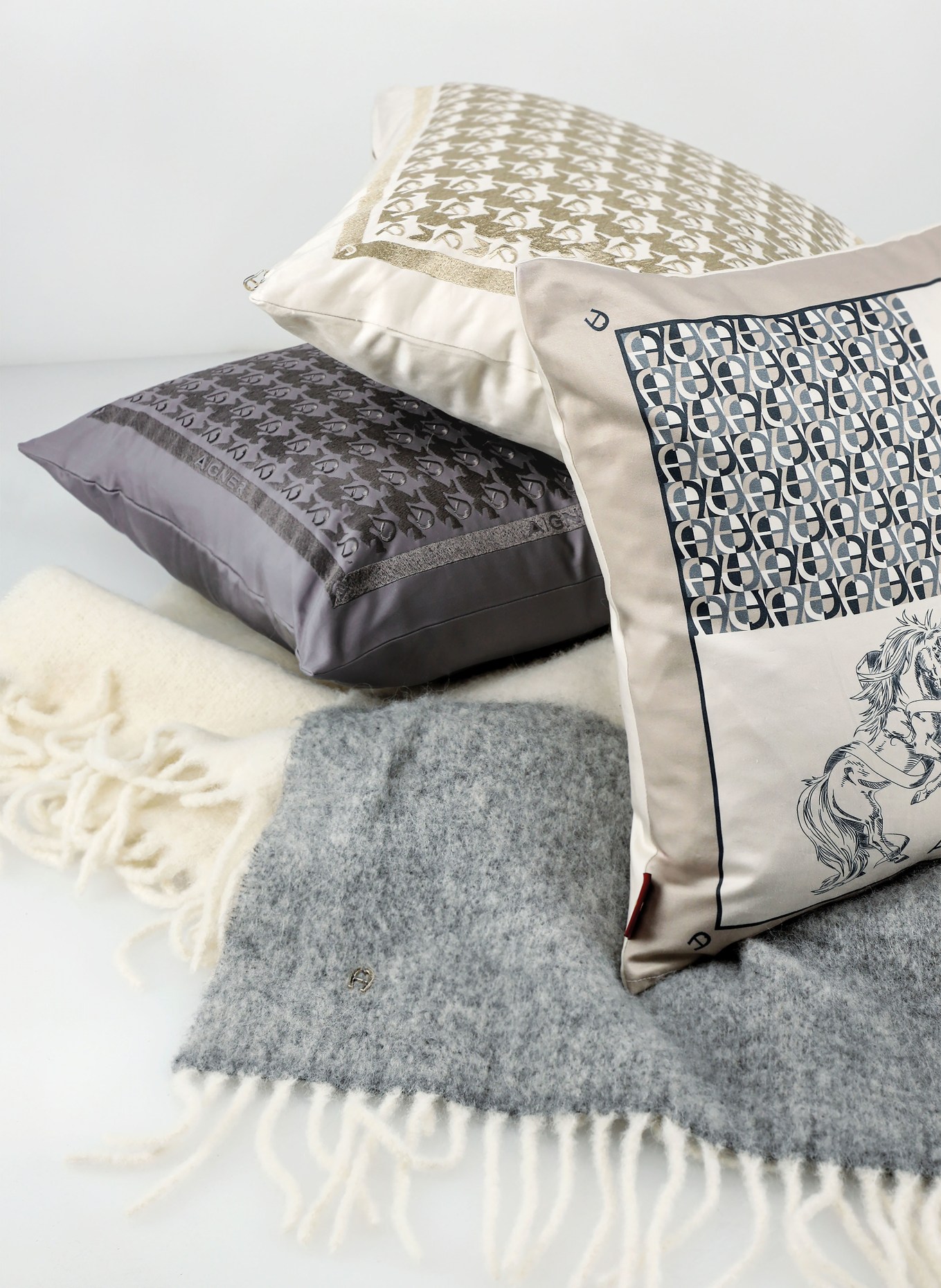 AIGNER Decorative cushion cover MATRIX, Color: GRAY (Image 4)