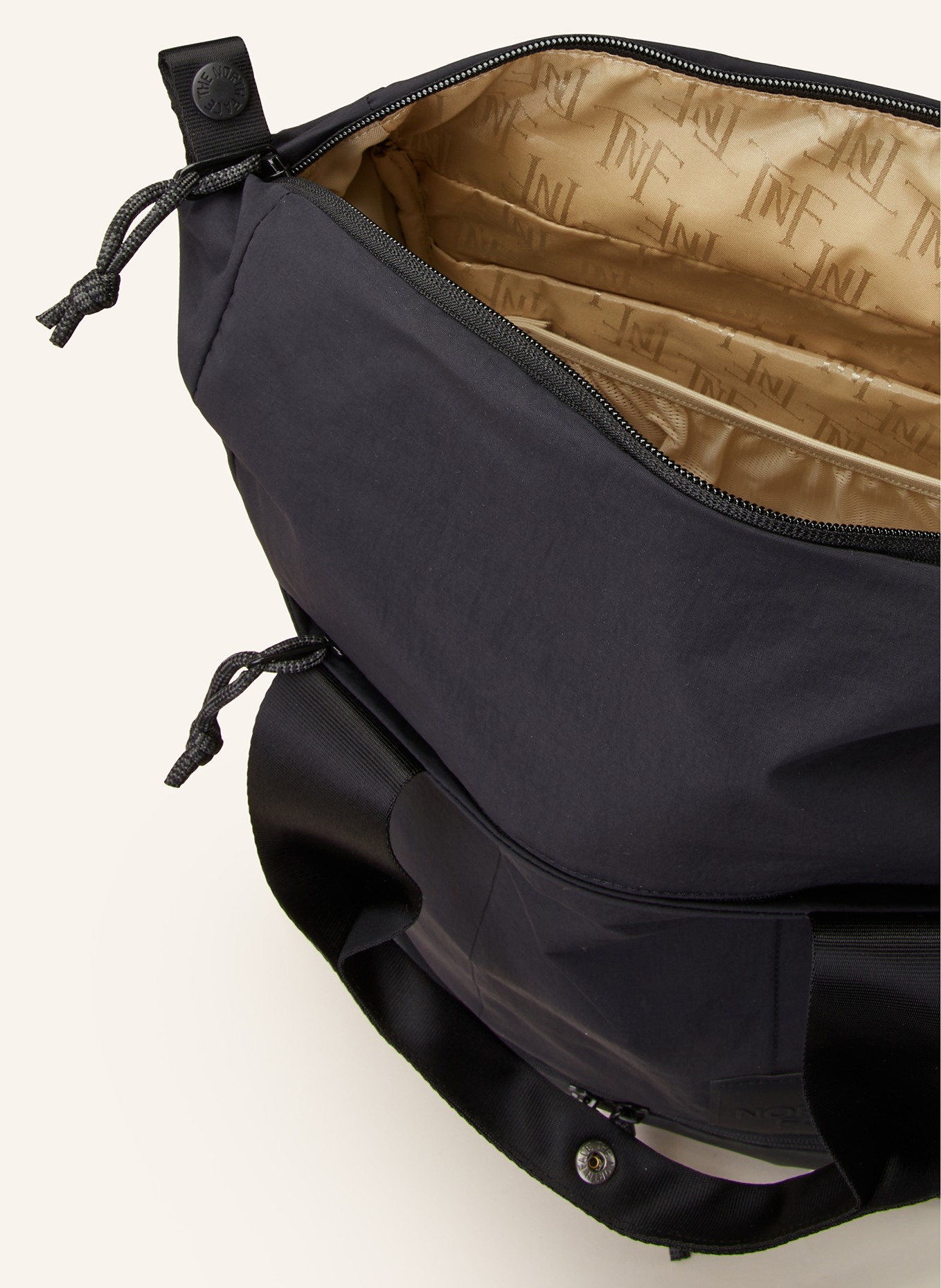 THE NORTH FACE Backpack NEVER STOP UTILITY 26 l with laptop compartment, Color: BLACK (Image 3)