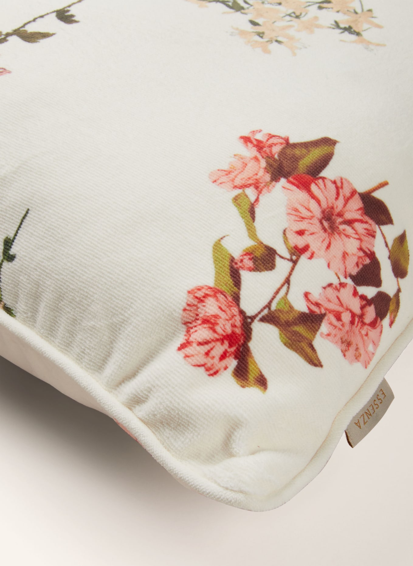 ESSENZA Decorative cushion ANNEBELLA in velvet, Color: LIGHT YELLOW (Image 3)
