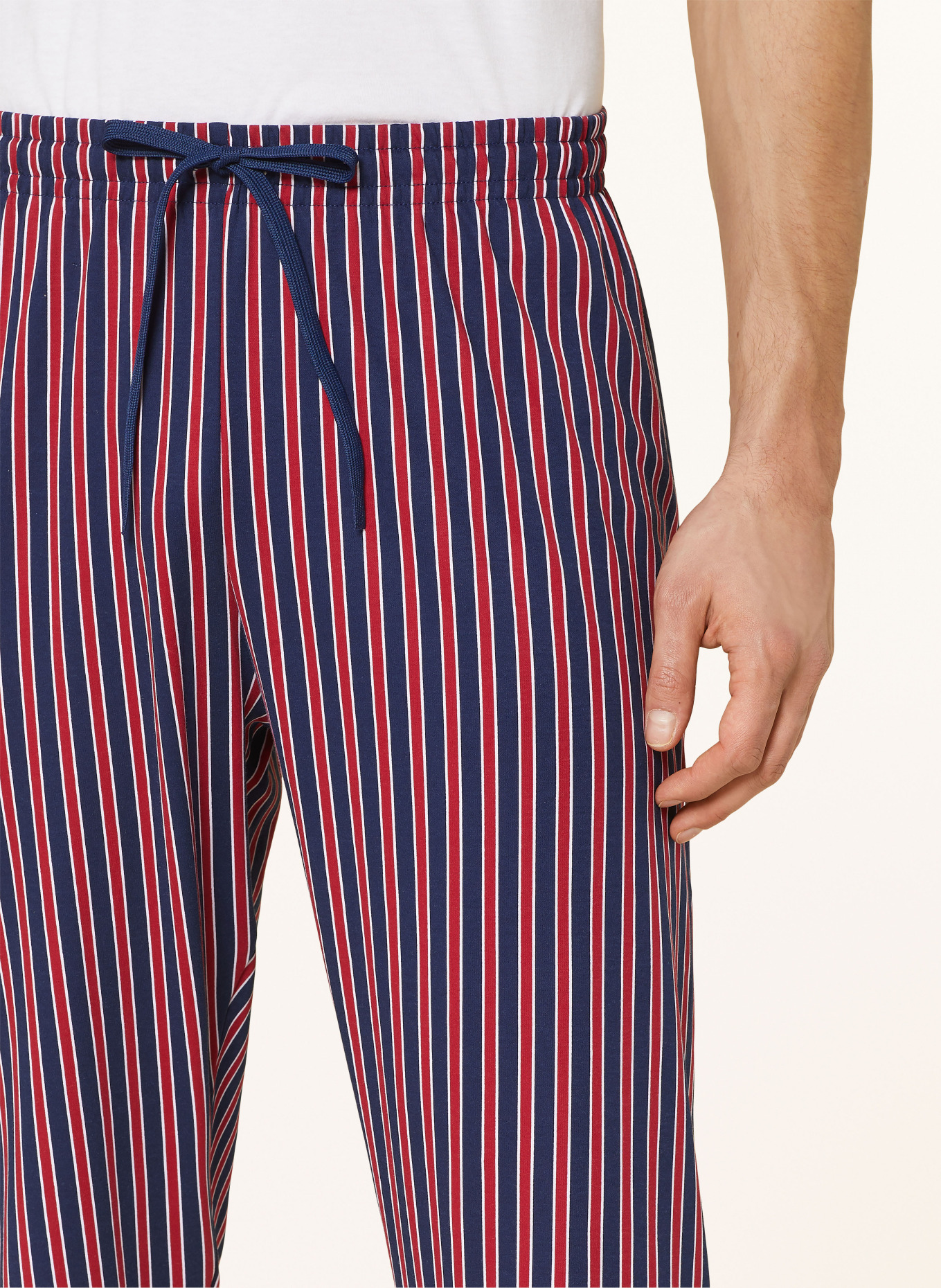 mey Spodnie od piżamy z serii GRAPHIC STRIPES, Kolor: GRANATOWY/ CZERWONY/ BIAŁY (Obrazek 5)