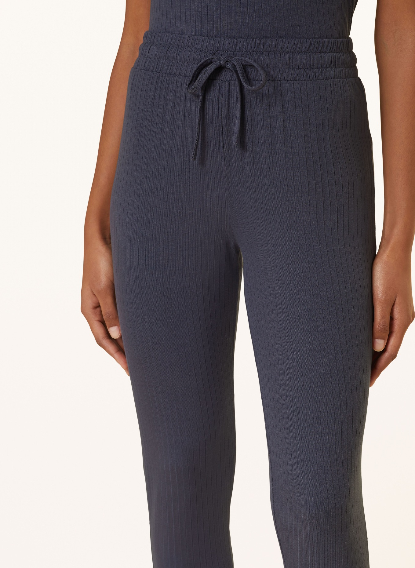 FEMILET Spodnie od piżamy z koronką LAUREL, Kolor: GRANATOWY (Obrazek 5)