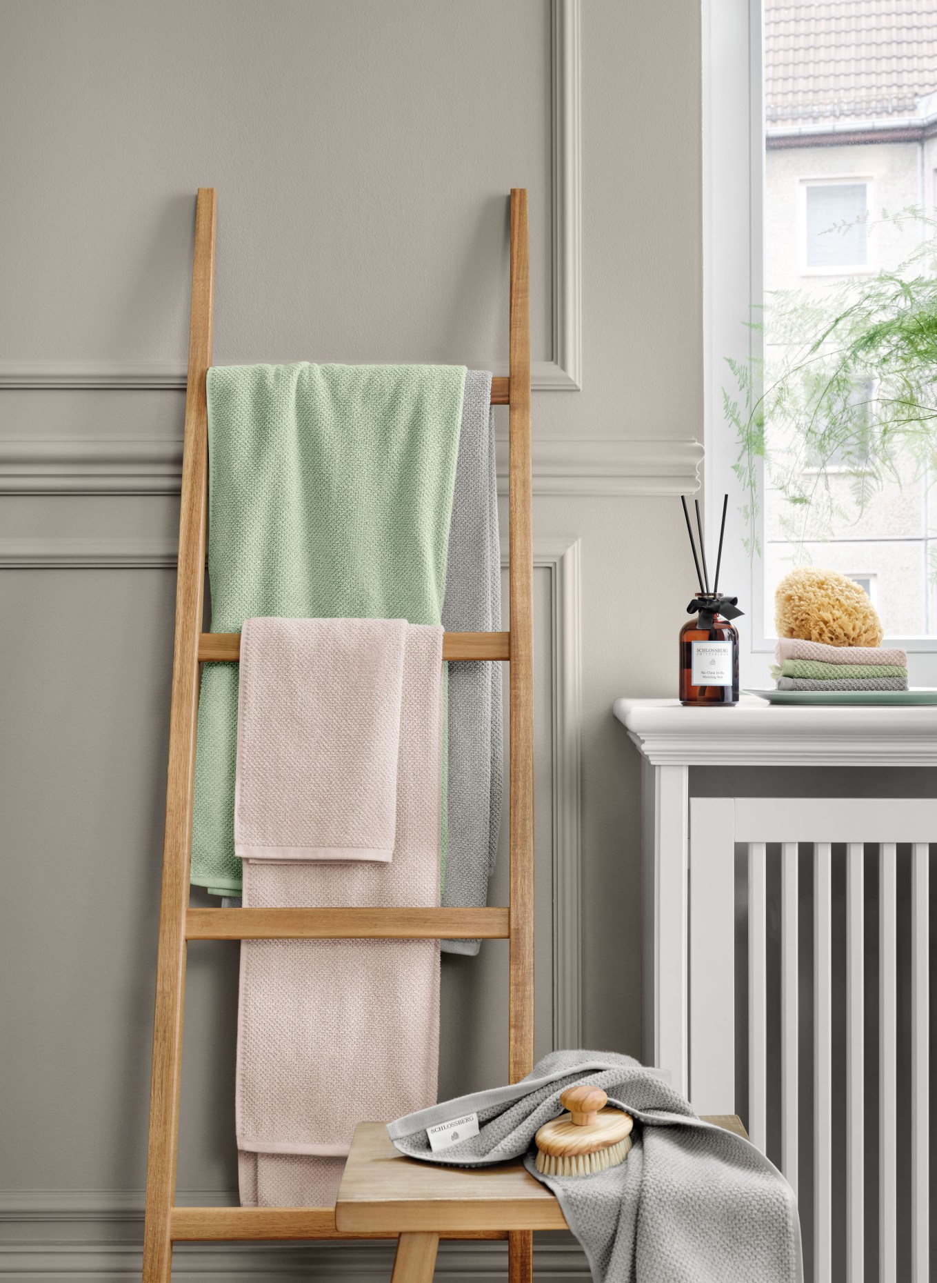 SCHLOSSBERG Bath towel NOVA, Color: LIGHT GREEN (Image 4)