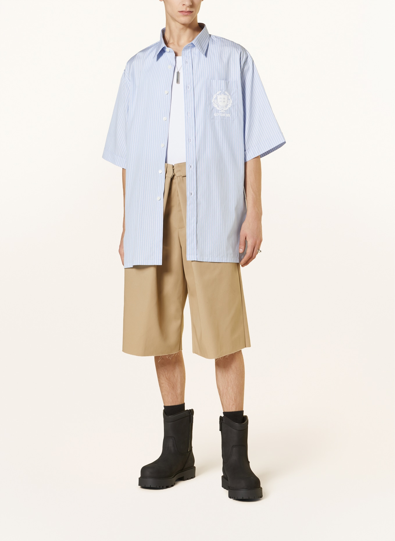 GIVENCHY Koszula z krótkim rękawem comfort fit, Kolor: JASNONIEBIESKI/ BIAŁY (Obrazek 2)