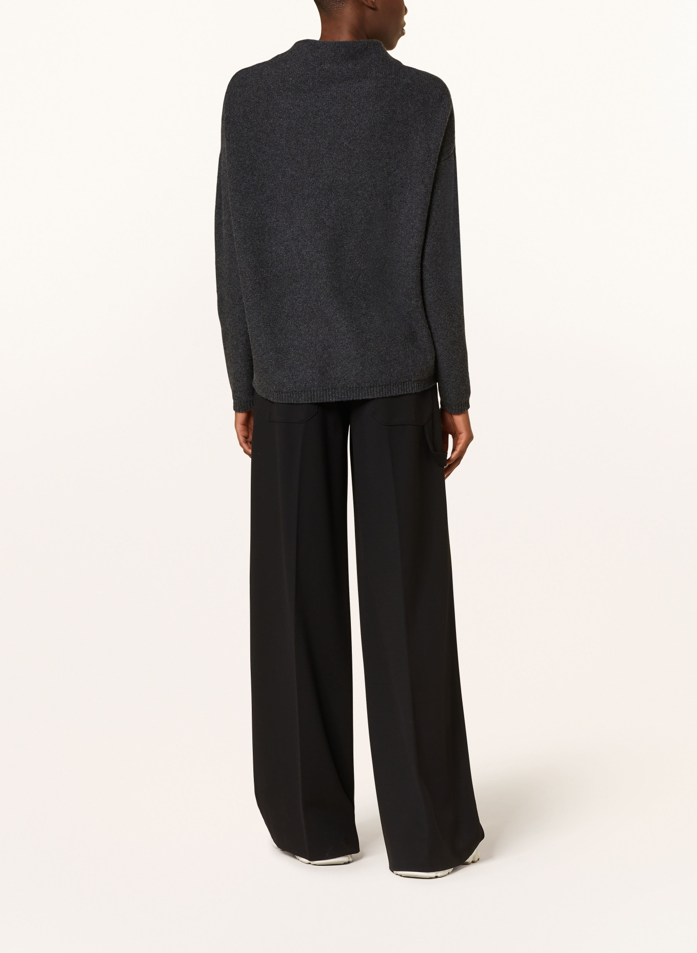 (THE MERCER) N.Y. Sweter z kaszmiru: CZIEMNOSZARY