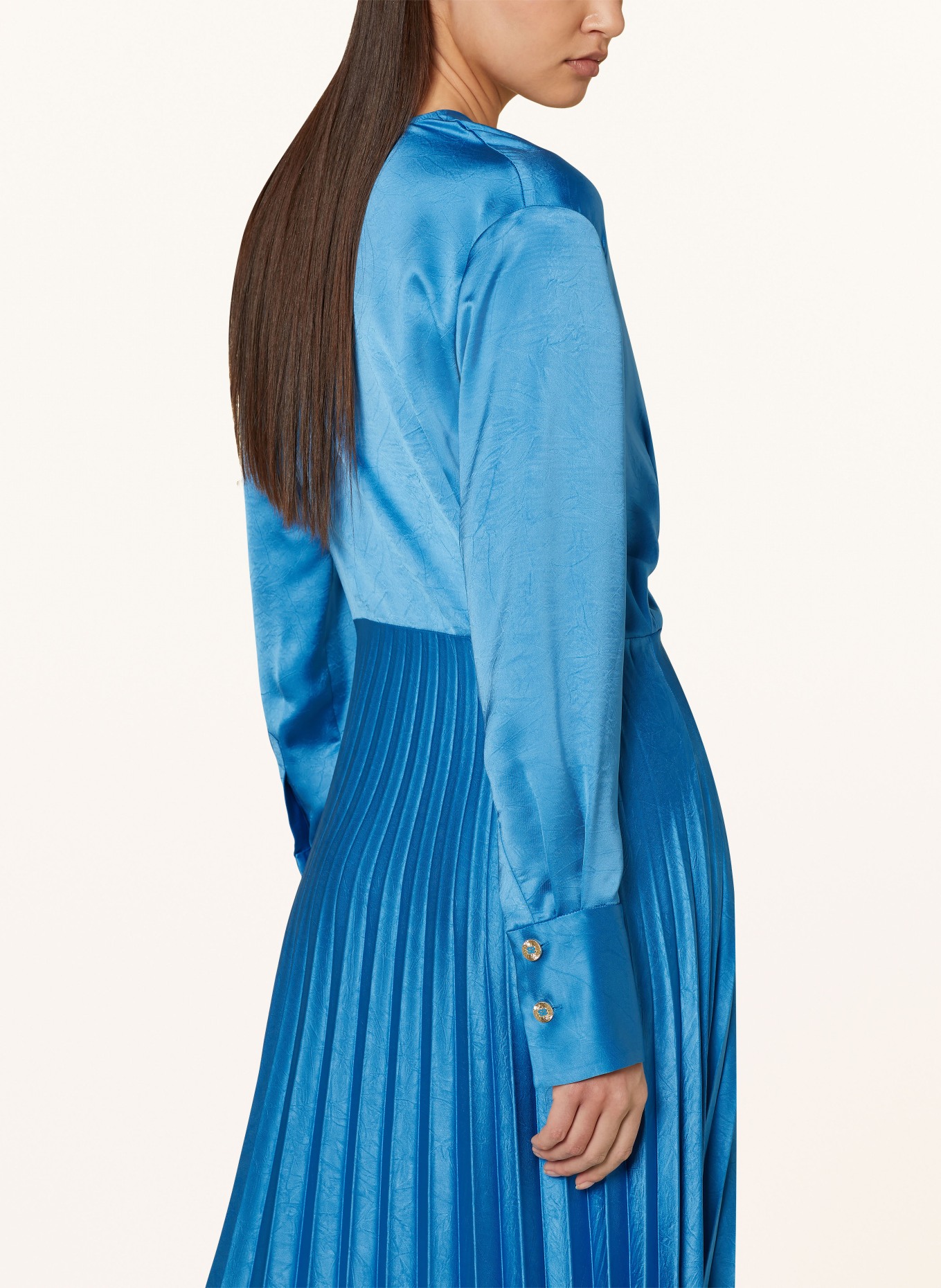 SANDRO Plisseekleid aus Satin, Farbe: HELLBLAU (Bild 4)