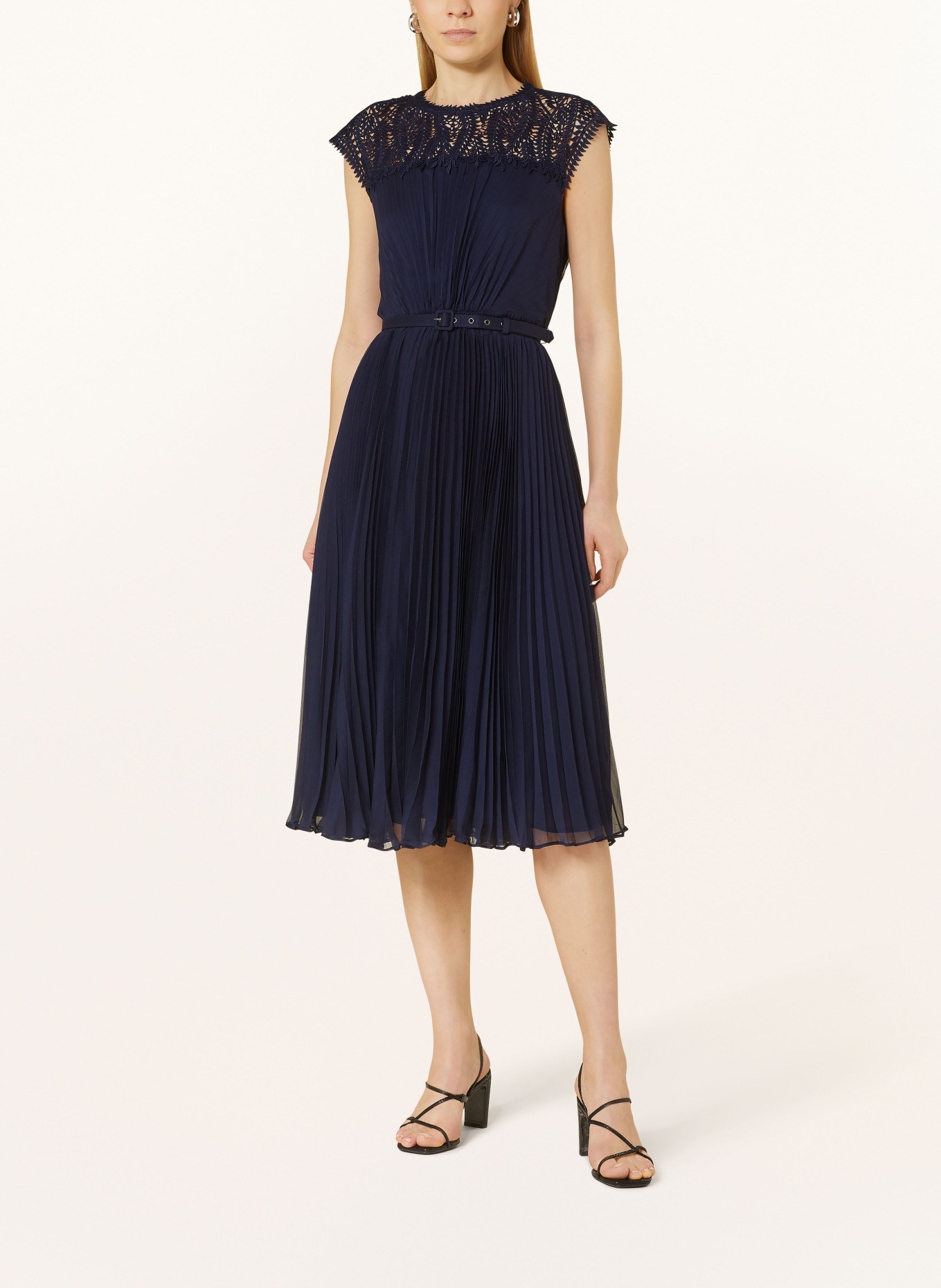 Phase Eight Cocktail dress MAKAELA with pleats and lace, Color: DARK BLUE (Image 2)