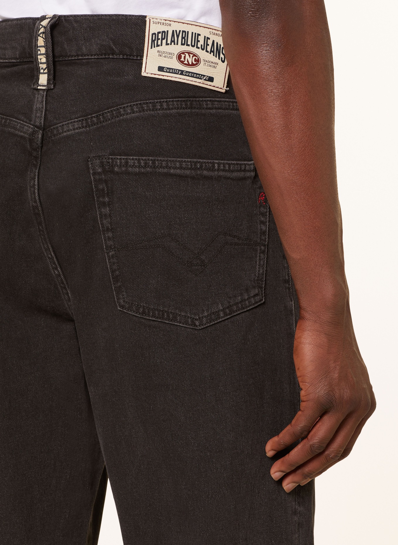 REPLAY Jeans M9ZI straight fit, Color: 099 BLACK DELAVÈ (Image 6)