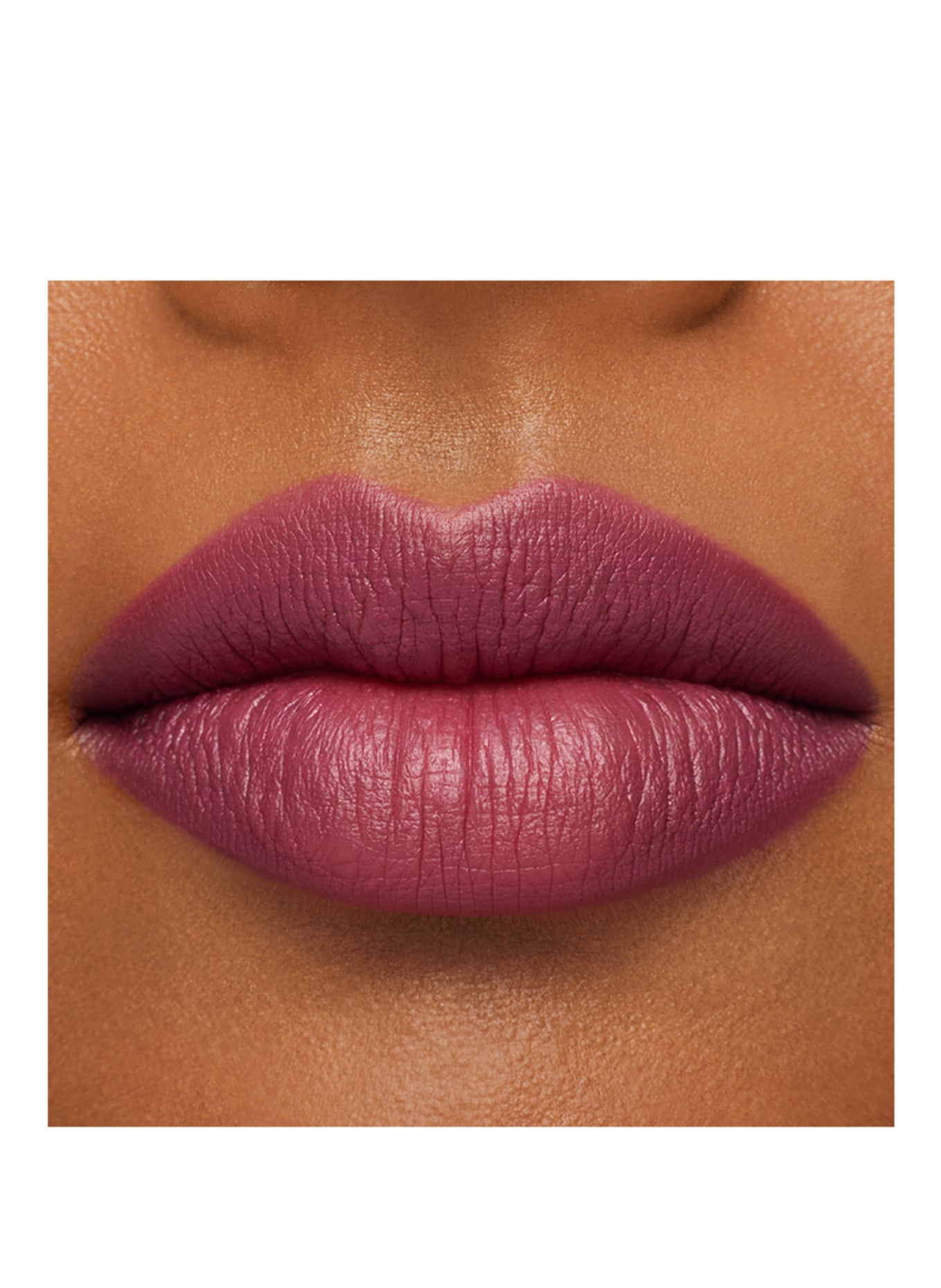 M.A.C MACXIMAL MATTE LIPSTICK: CAPTIVE AUDIENCE