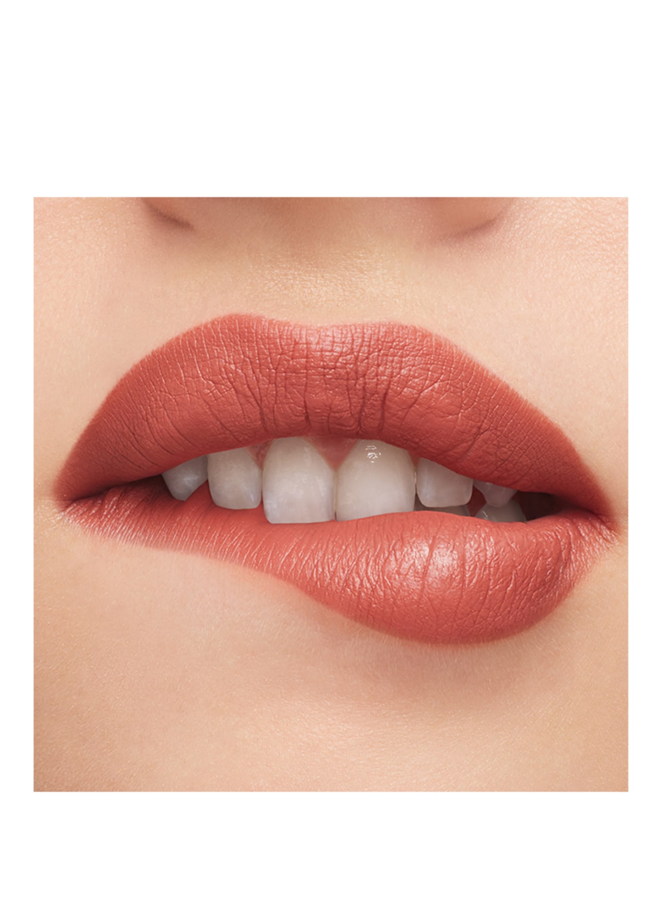 M.A.C MACXIMAL MATTE LIPSTICK: CAFÉ MOCHA
