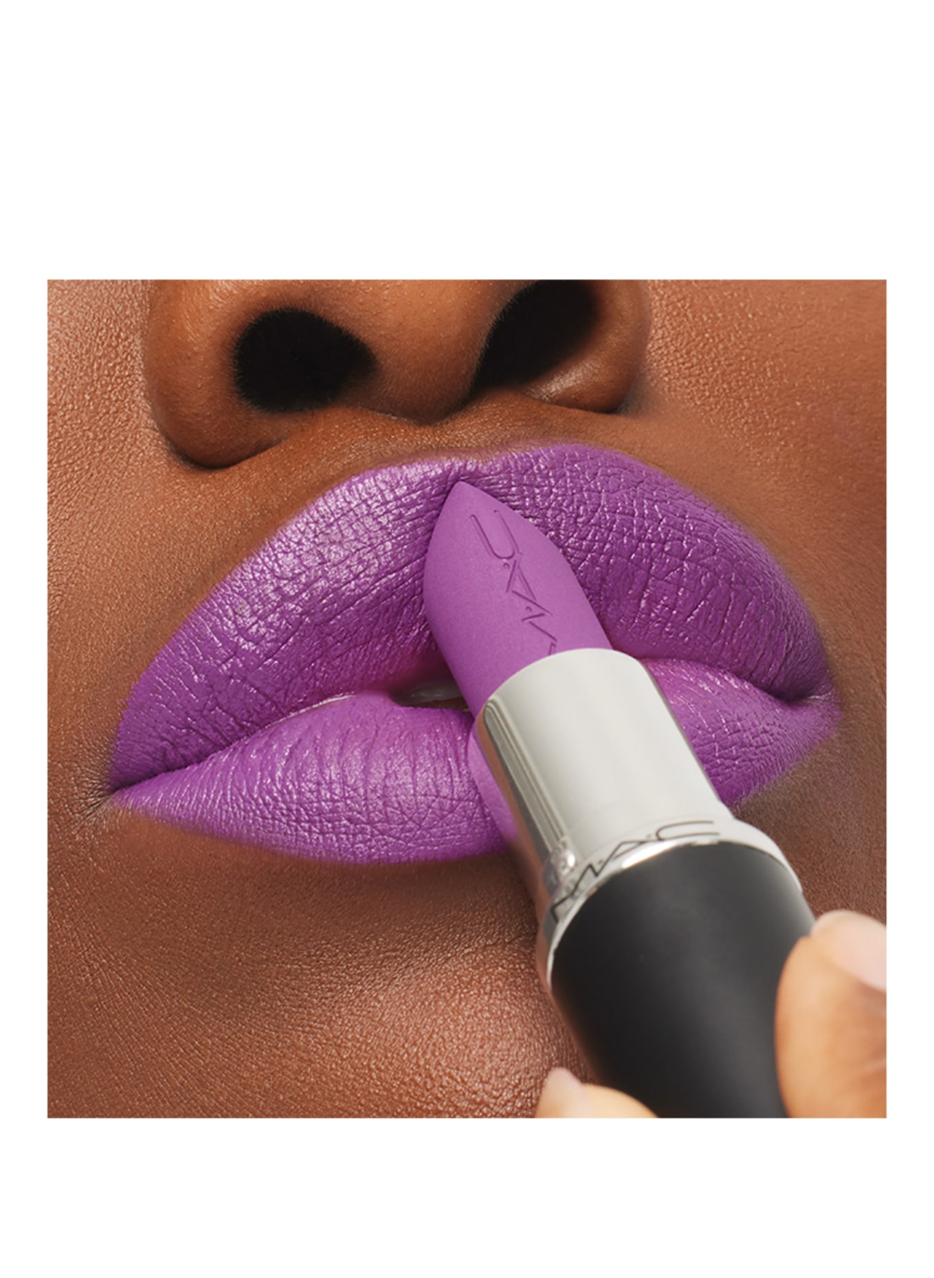 M.A.C MACXIMAL MATTE LIPSTICK: EVERYBODY'S HEROINE