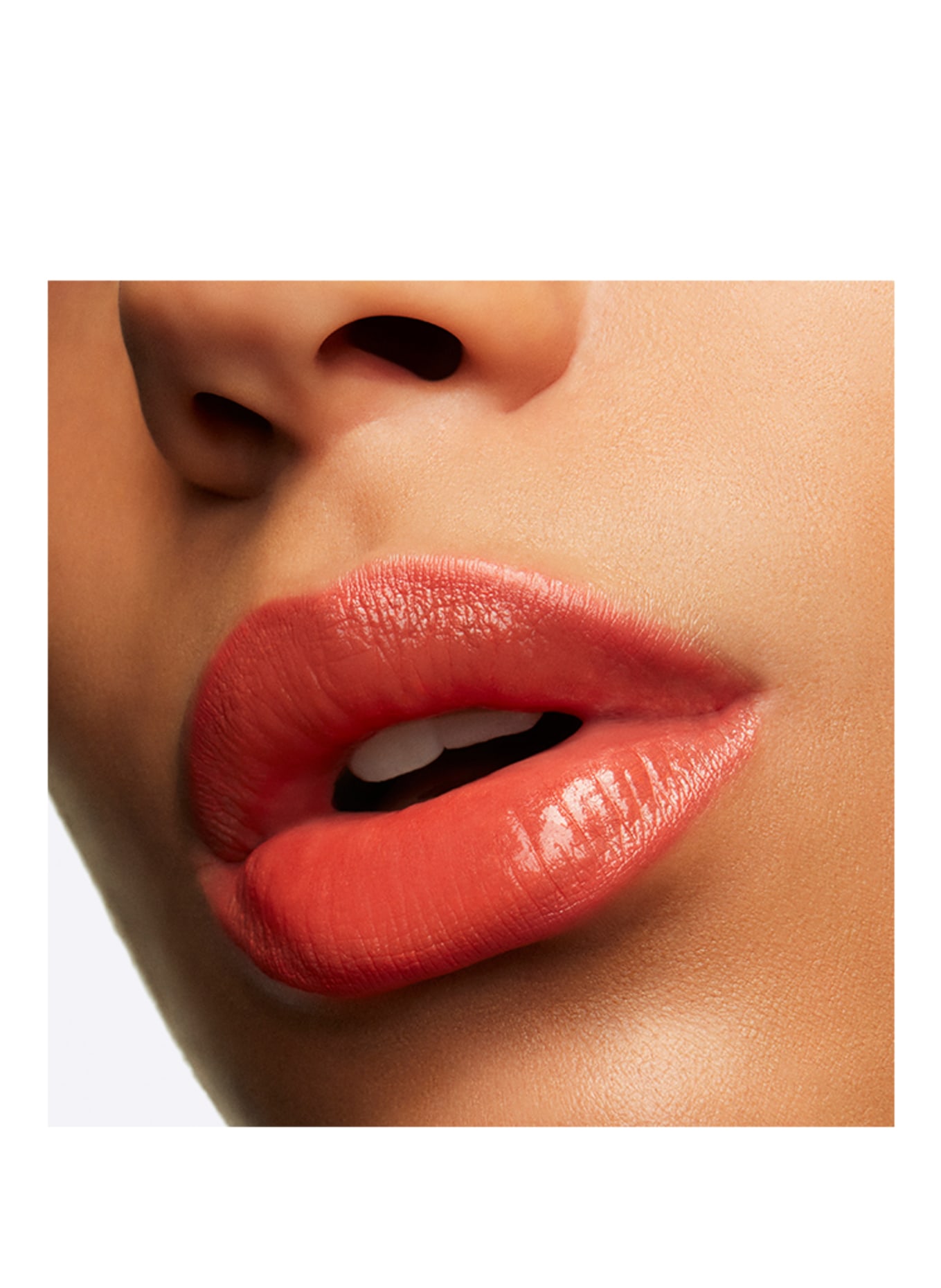 M.A.C LUSTREGLASS LIPSTICK: KISSMET