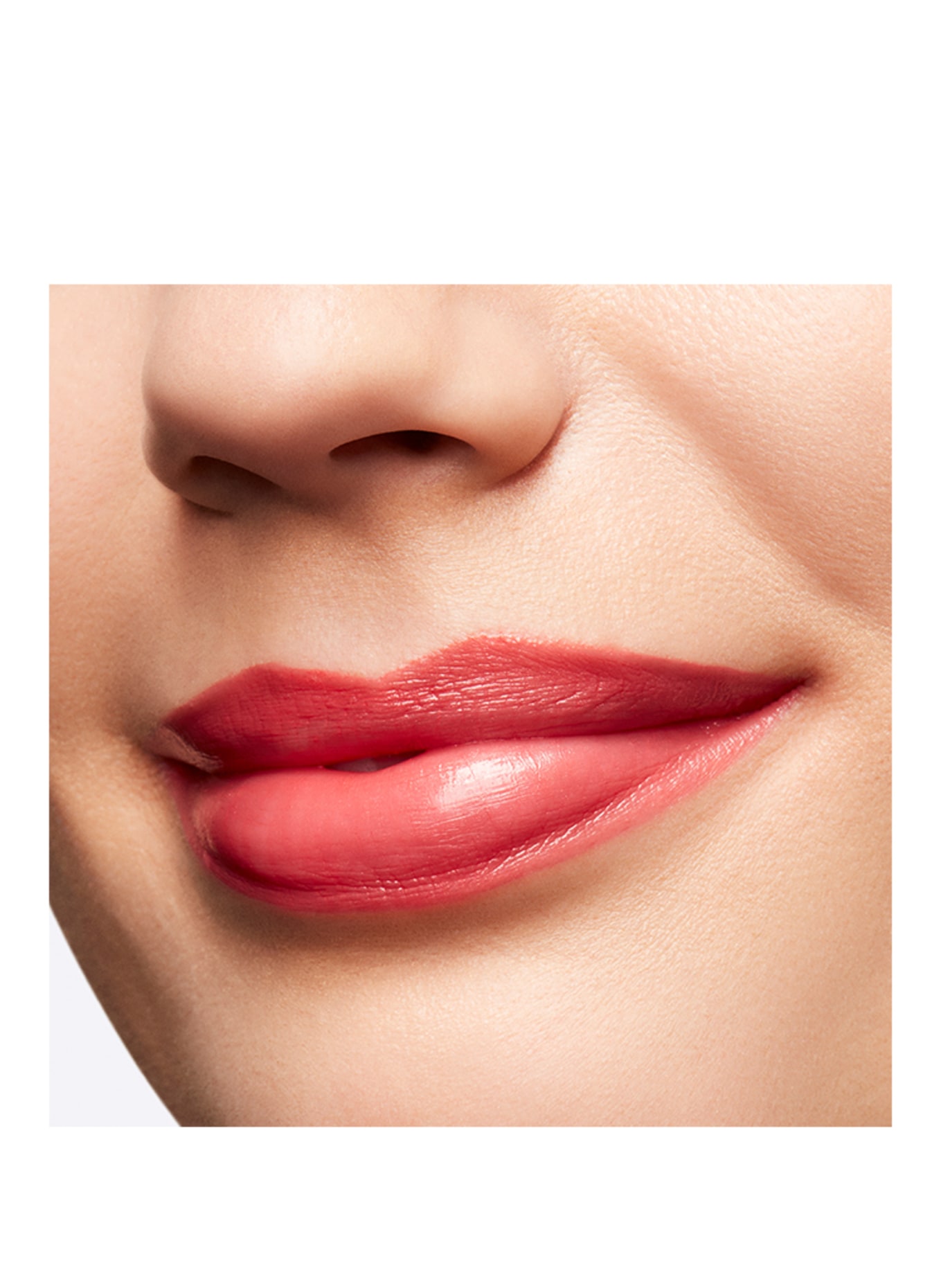 M.A.C LUSTREGLASS LIPSTICK: GUMMY BARE