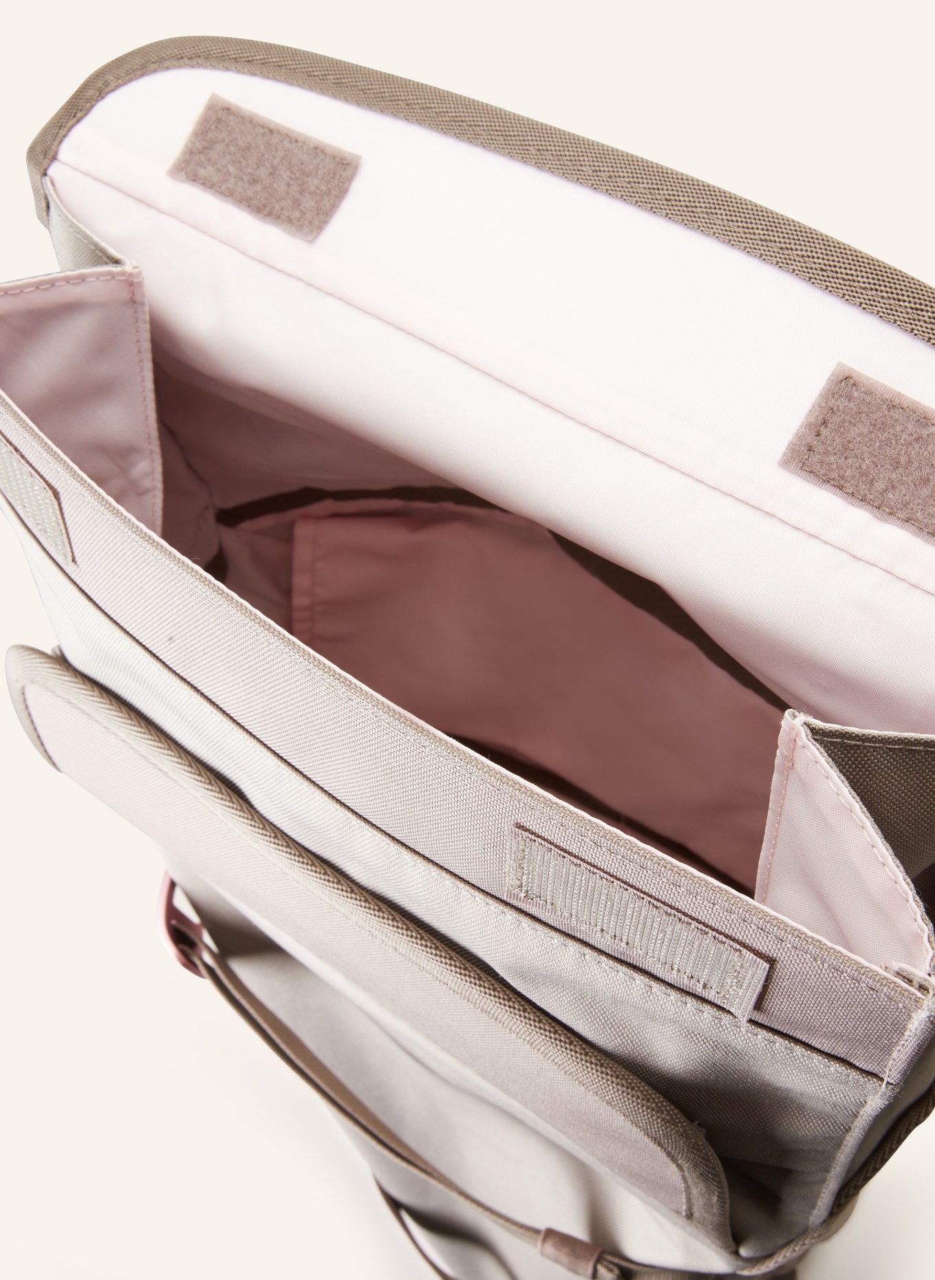 AEVOR Backpack TRIP PACK 26 l with laptop compartment, Color: OLIVE (Image 3)