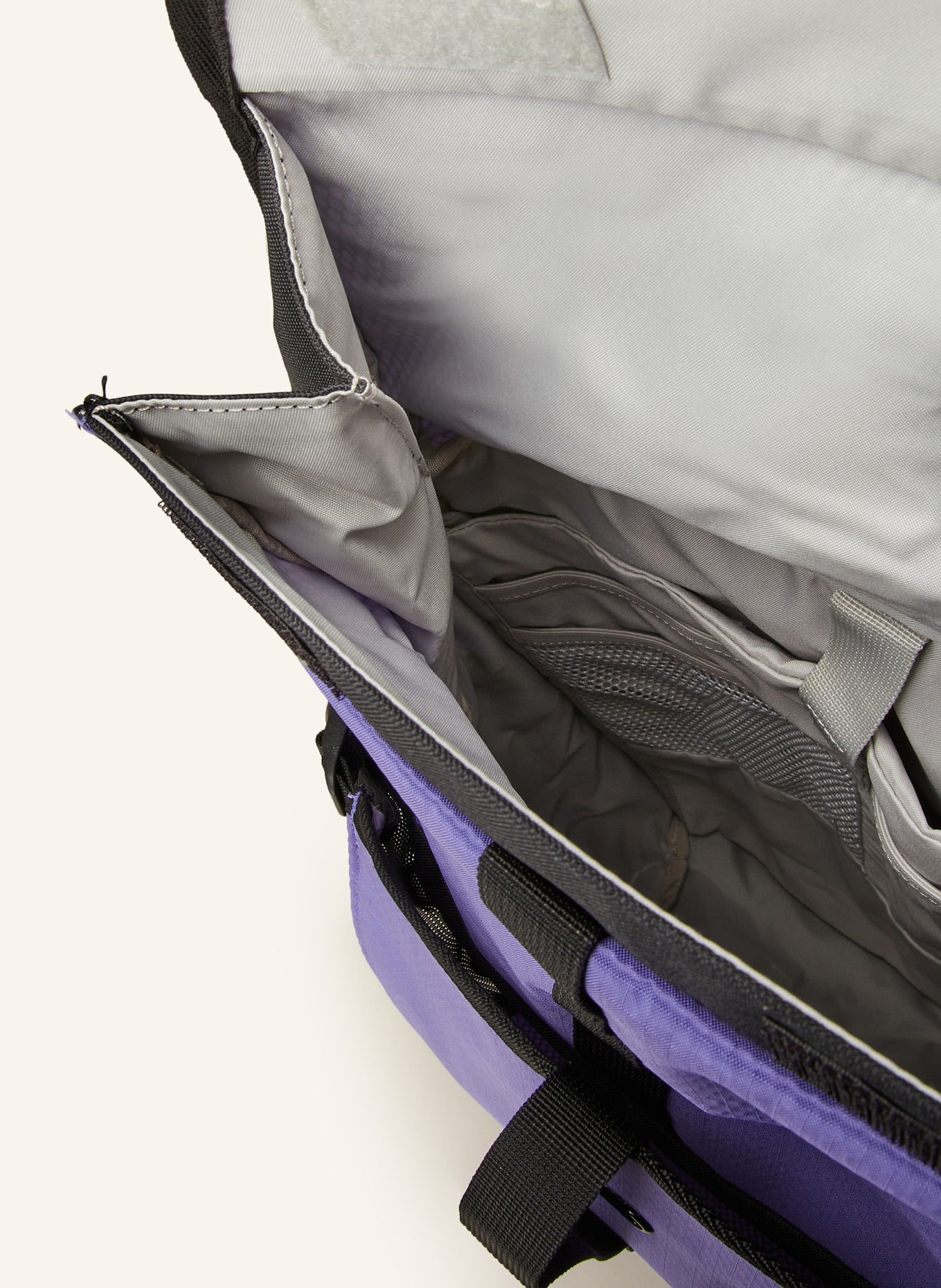 AEVOR Rucksack ROLL PACK 20 l mit Laptop-Fach: LILA