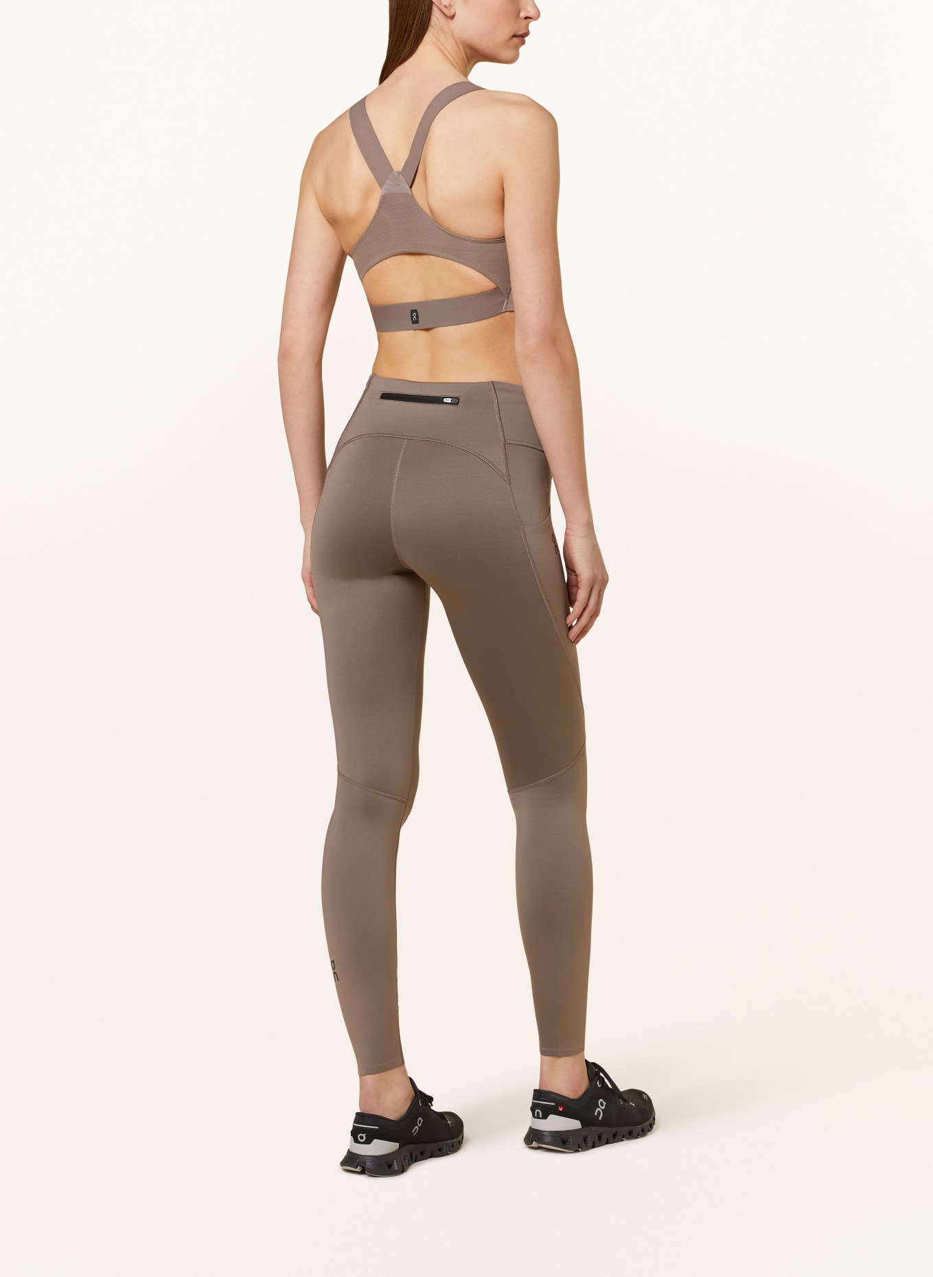 On Running leggings PERFORMANCE, Color: TAUPE (Image 3)