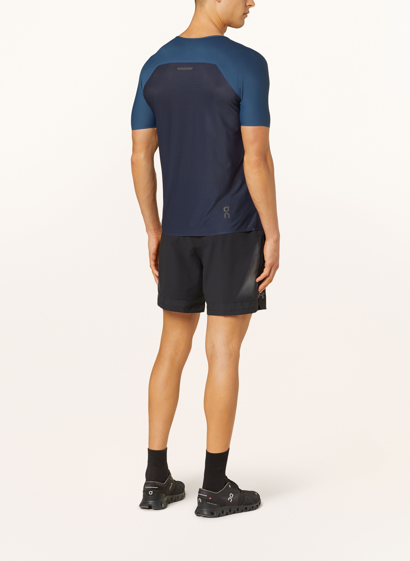 On Running shirt PERFORMANCE-T, Color: BLUE/ DARK BLUE (Image 3)