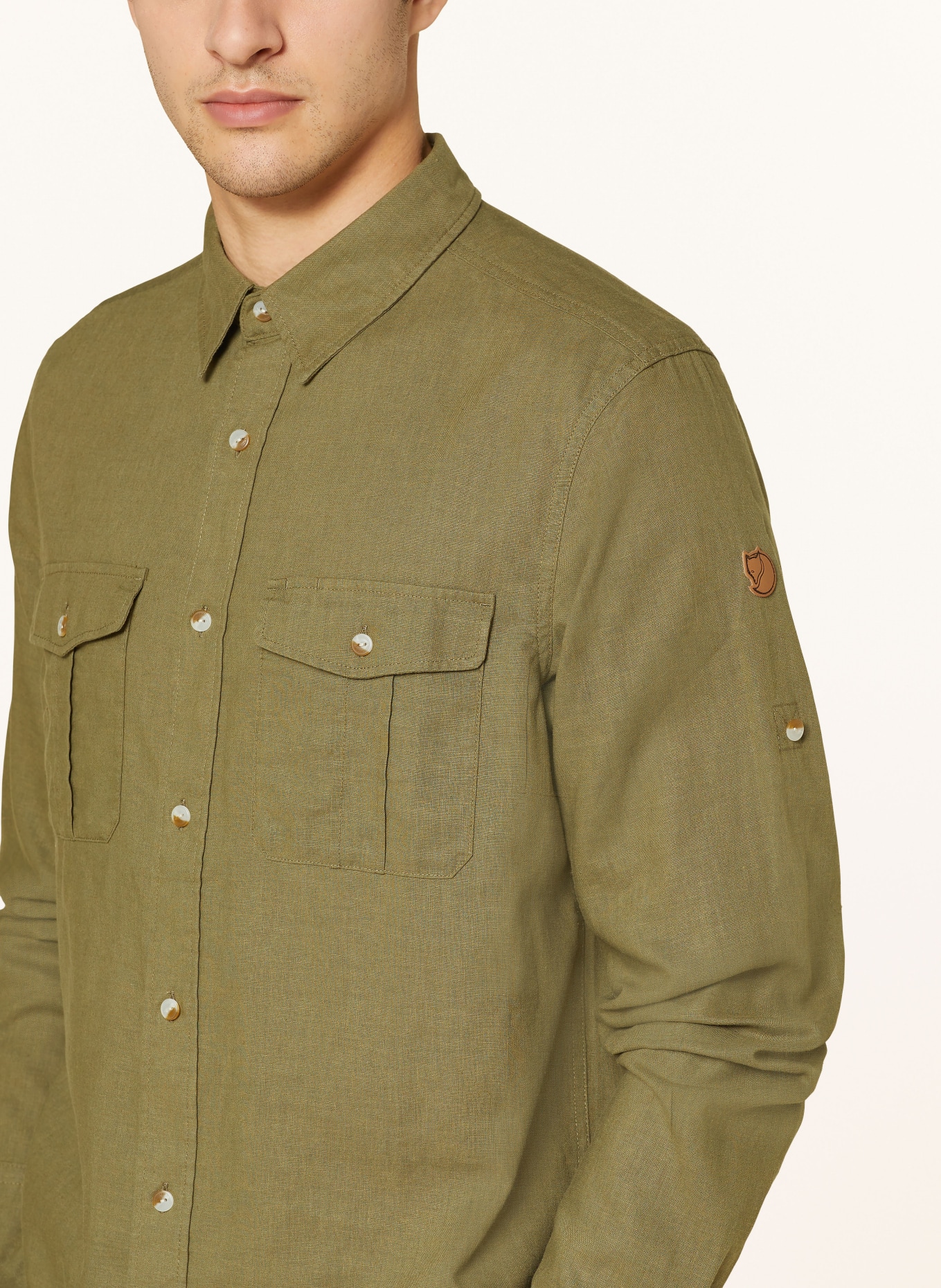 FJÄLLRÄVEN Outdoor shirt relaxed fit, Color: KHAKI (Image 4)