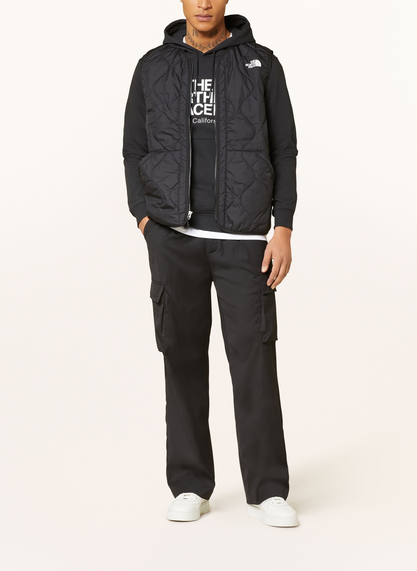 THE NORTH FACE Quilted vest AMPATO, Color: BLACK (Image 2)
