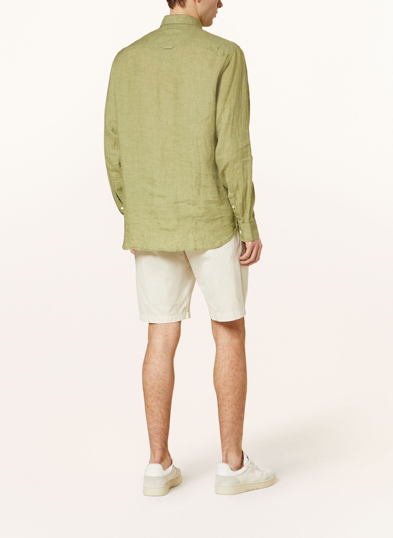 TOMMY HILFIGER Tommy Jeans Regular Crop Tipping Crew, Farbe: OLIV (Bild 3)