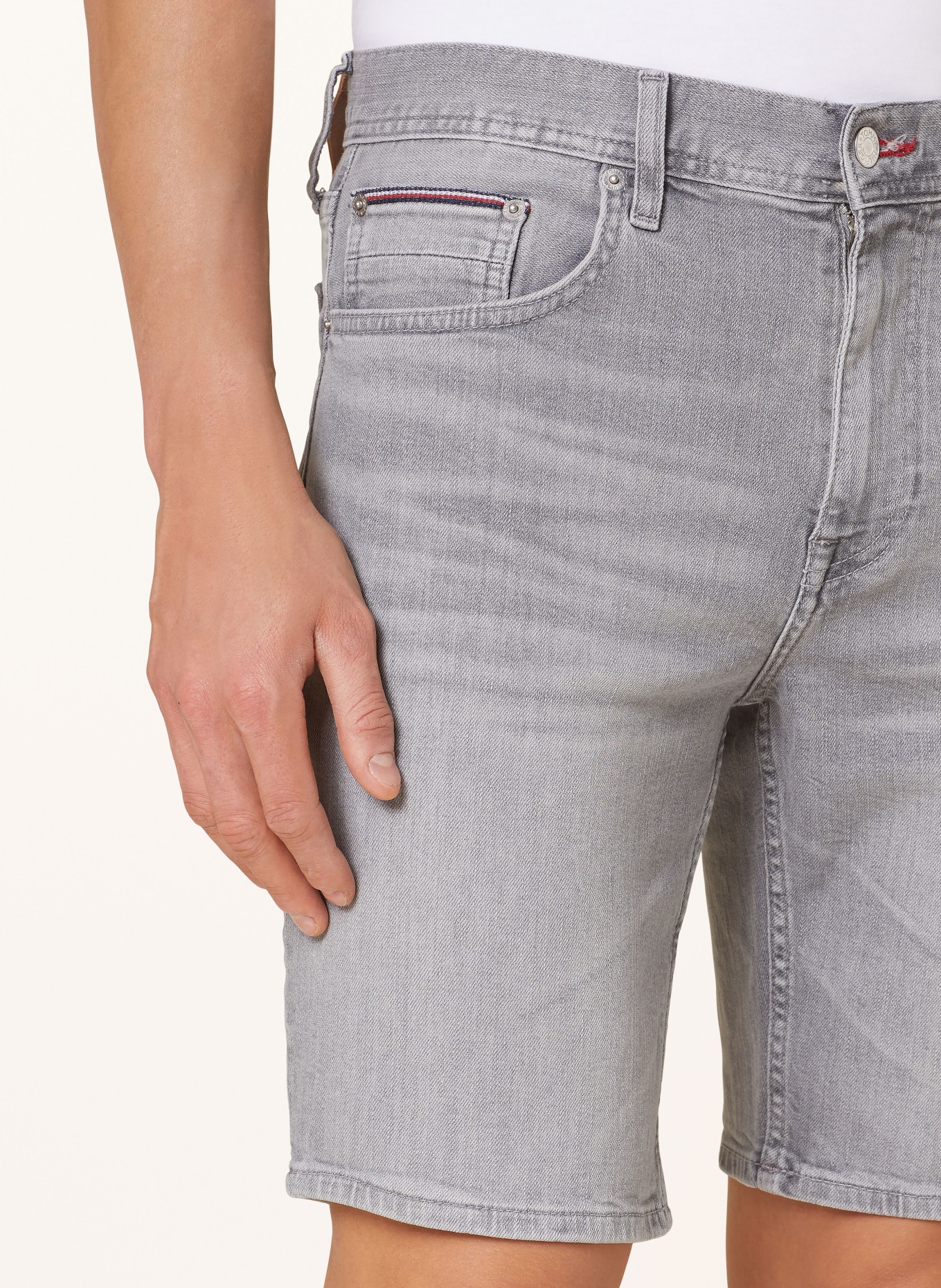 TOMMY HILFIGER Jeansshorts BROOKLYN, Farbe: 1B1 Tucket Grey (Bild 5)