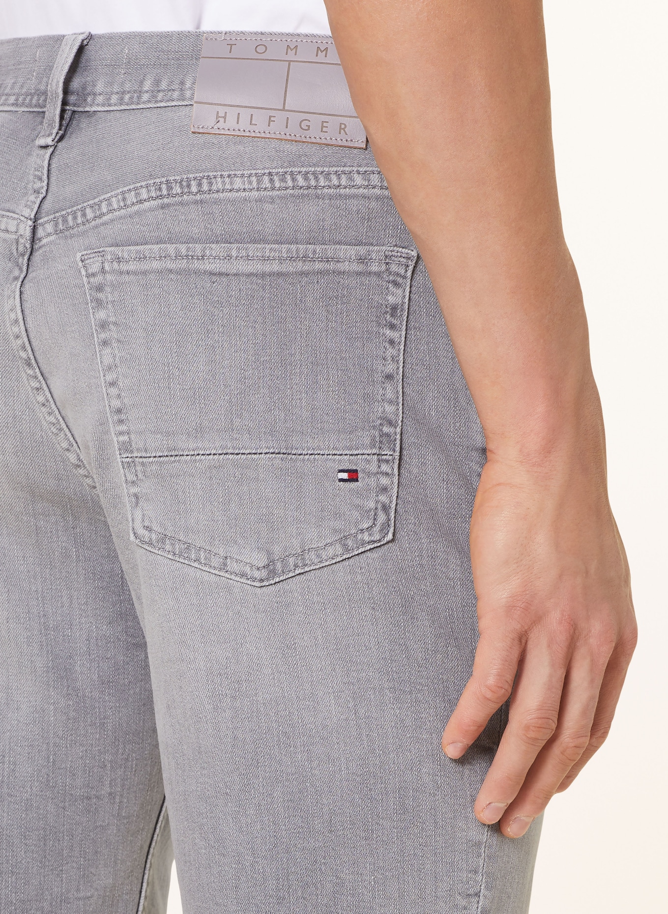 TOMMY HILFIGER Szorty jeansowe BROOKLYN, Kolor: 1B1 Tucket Grey (Obrazek 6)