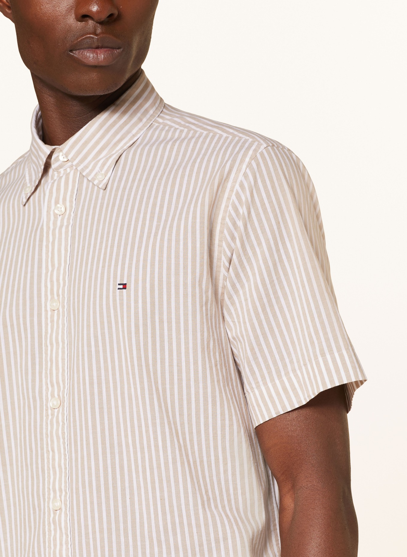 TOMMY HILFIGER Short sleeve shirt regular fit, Color: BEIGE/ WHITE (Image 4)