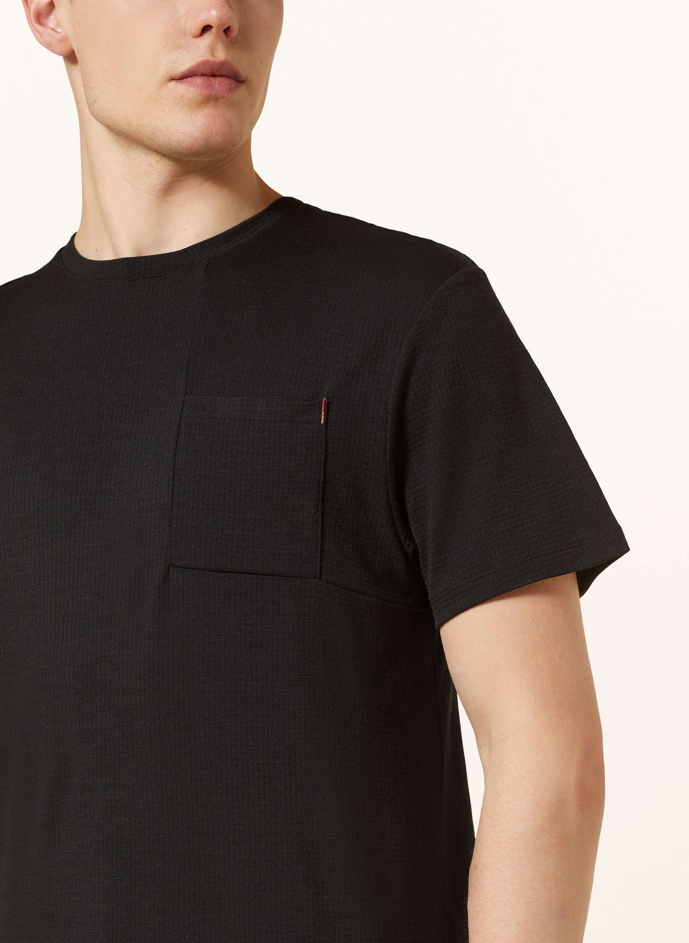 icebreaker T-shirt MERINO 200 in merino wool, Color: BLACK (Image 4)