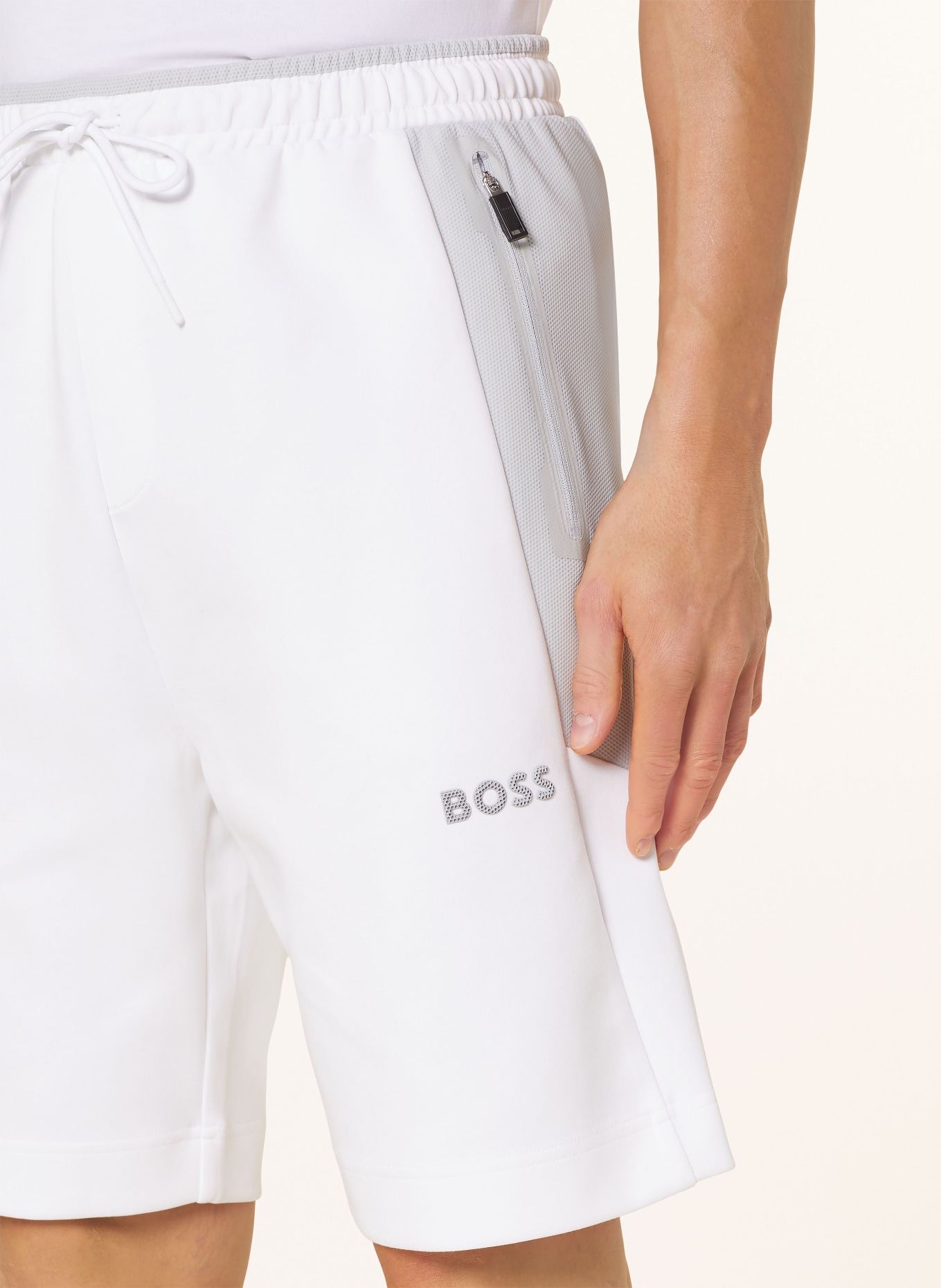 BOSS Sweatshorts HEADLO, Farbe: WEISS/ HELLGRAU (Bild 5)