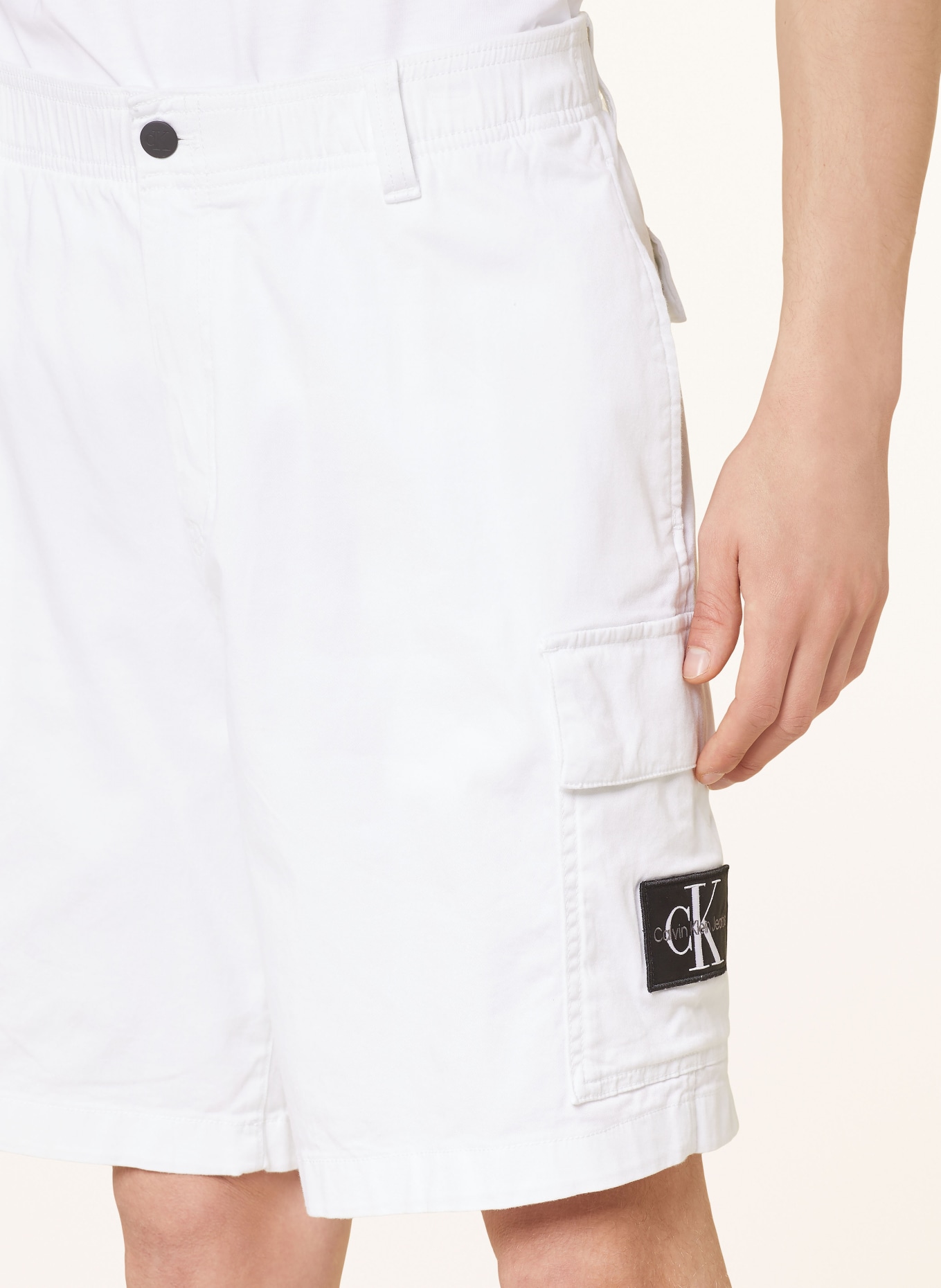 Calvin Klein Jeans Cargoshorts, Farbe: WEISS (Bild 5)